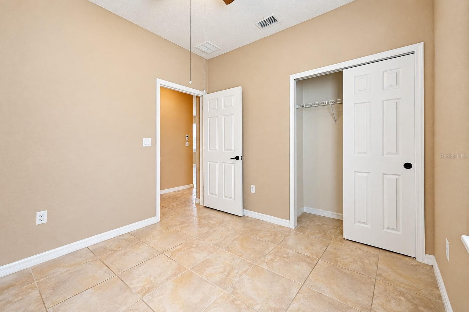 2nd bedroom - 120 MONTORO, DAVENPORT