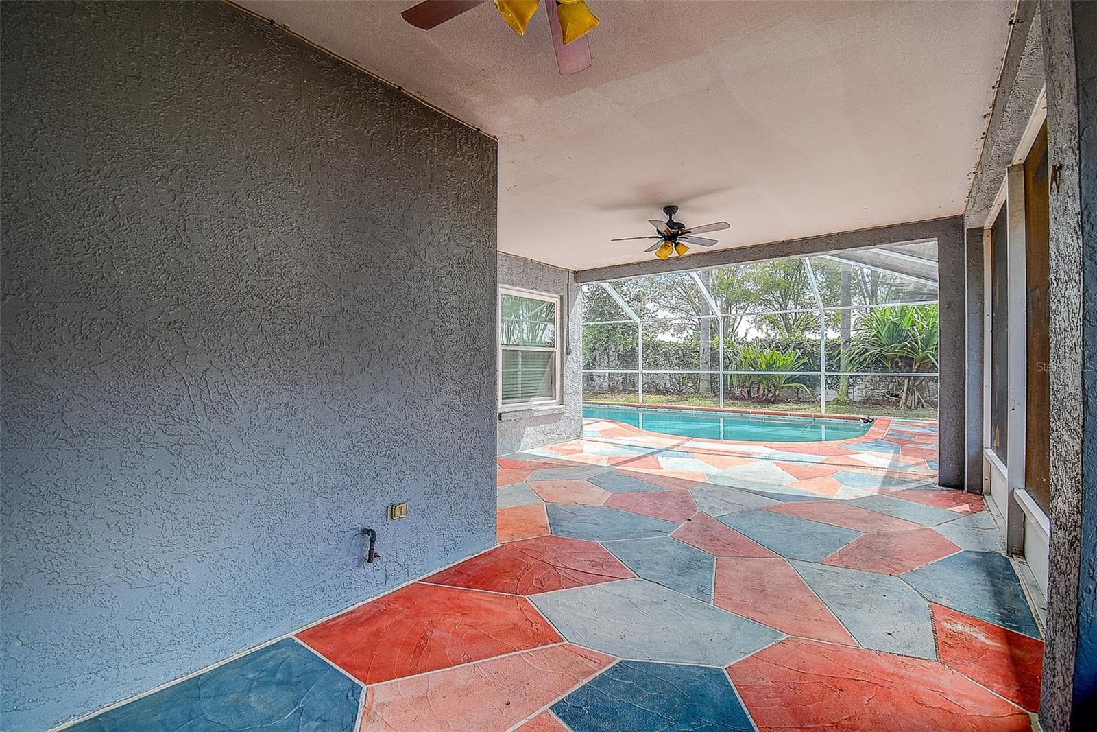 Covered Patio toward Pool - 1709 SCOTCH PINE DR, BRANDON