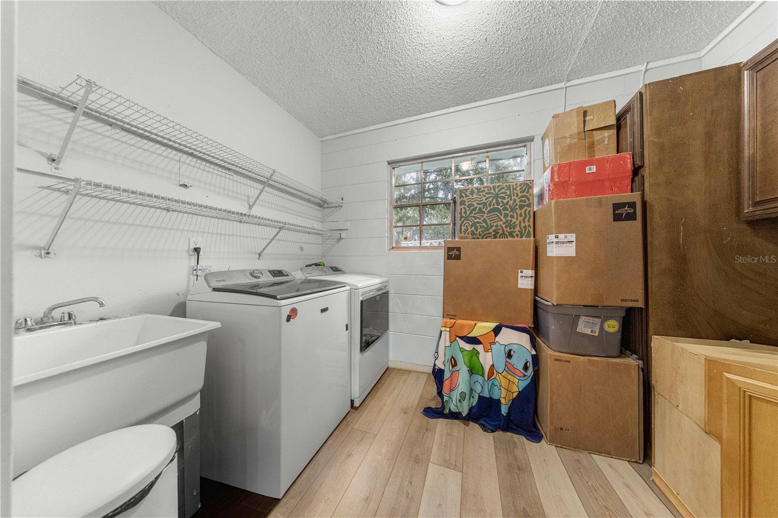 INSIDE LAUNDRY - 1413 SE 36TH AVE, OCALA