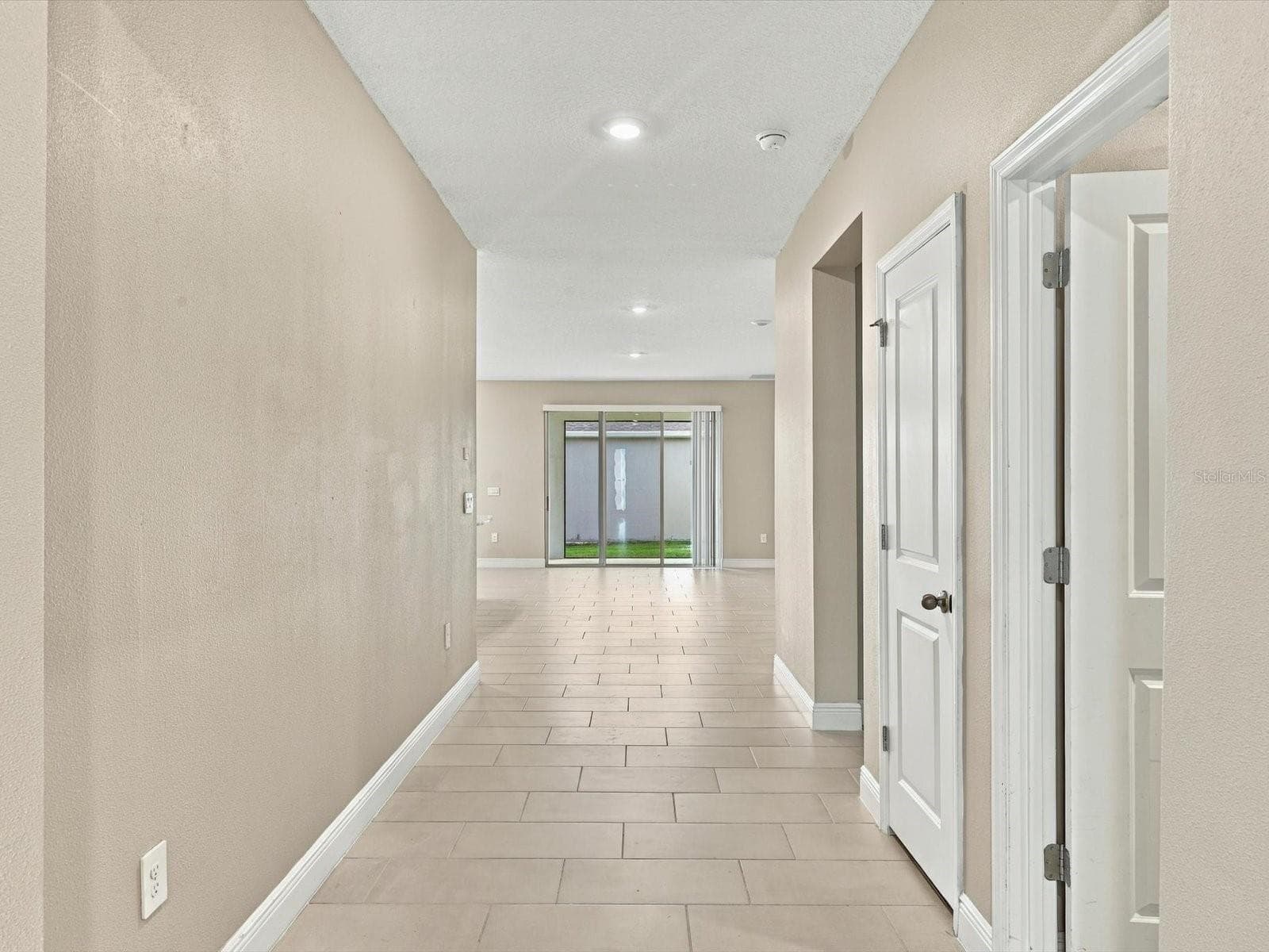 Single Family Residence at 17758 CANTARINA CV, LAKEWOOD RANCH, photo 6 of 51