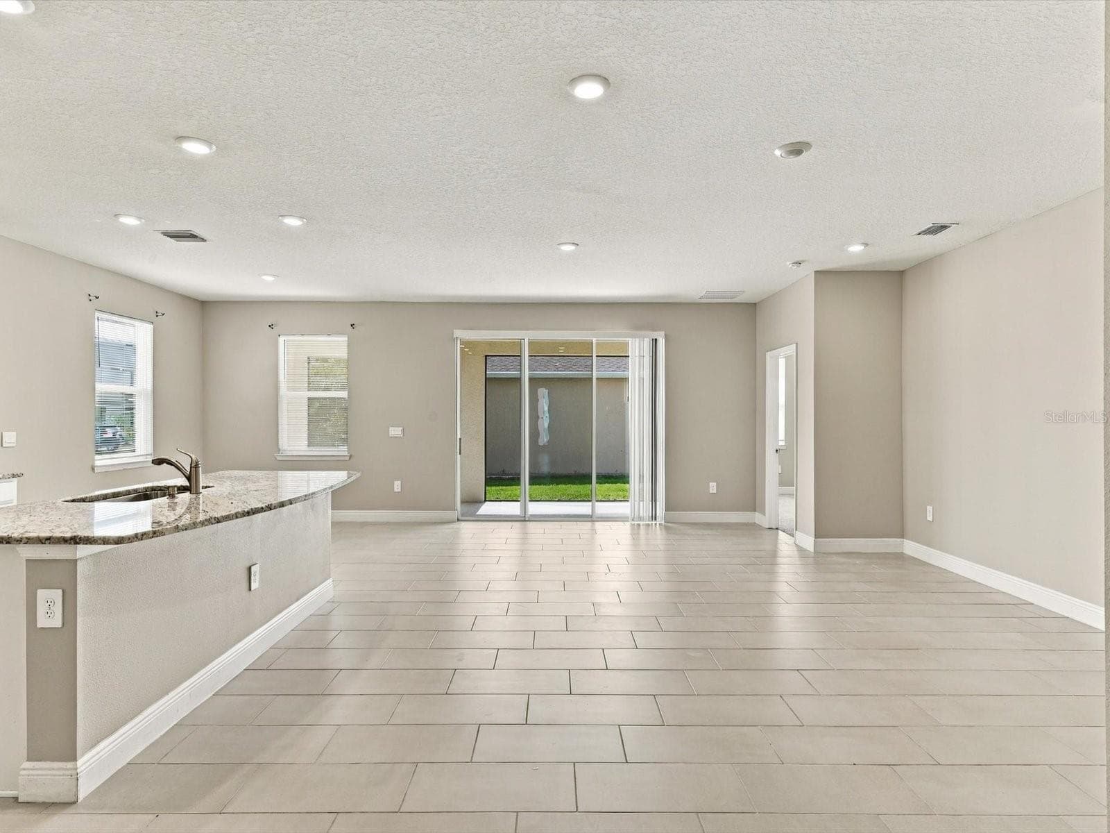 Single Family Residence at 17758 CANTARINA CV, LAKEWOOD RANCH, photo 7 of 51