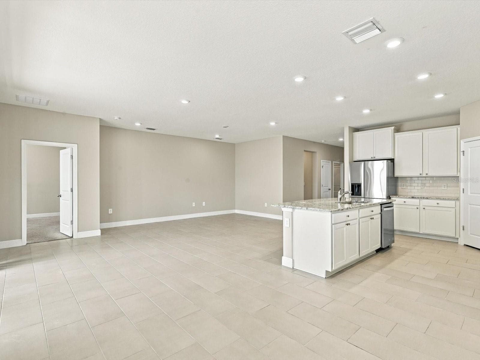 Single Family Residence at 17758 CANTARINA CV, LAKEWOOD RANCH, photo 21 of 51