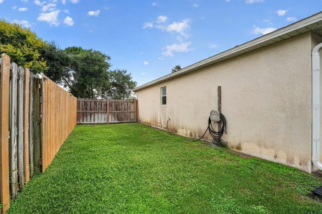 room for toys - 2316 WILLOW OAK DR, EDGEWATER