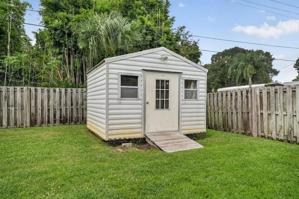 shed with electricity - 2316 WILLOW OAK DR, EDGEWATER
