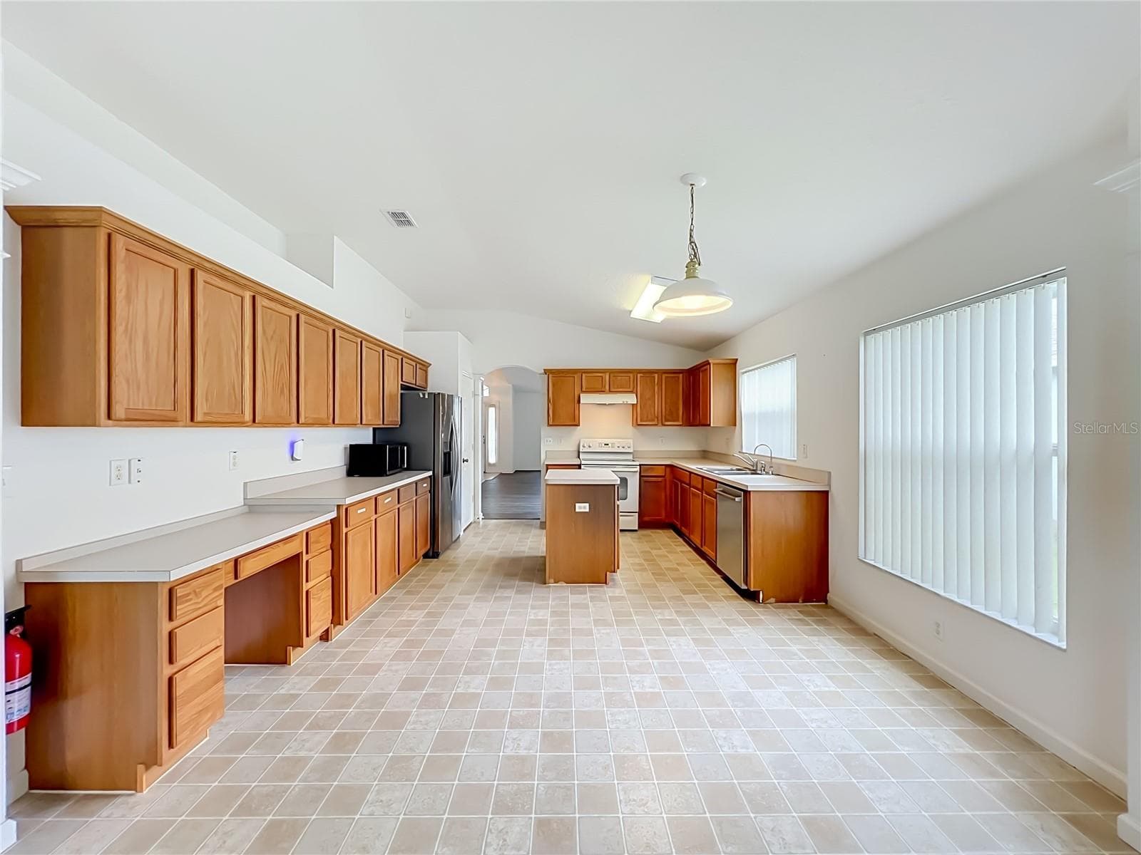 kitchen w/ breakfast nook - 1199 SNUG HARBOR DR, CASSELBERRY