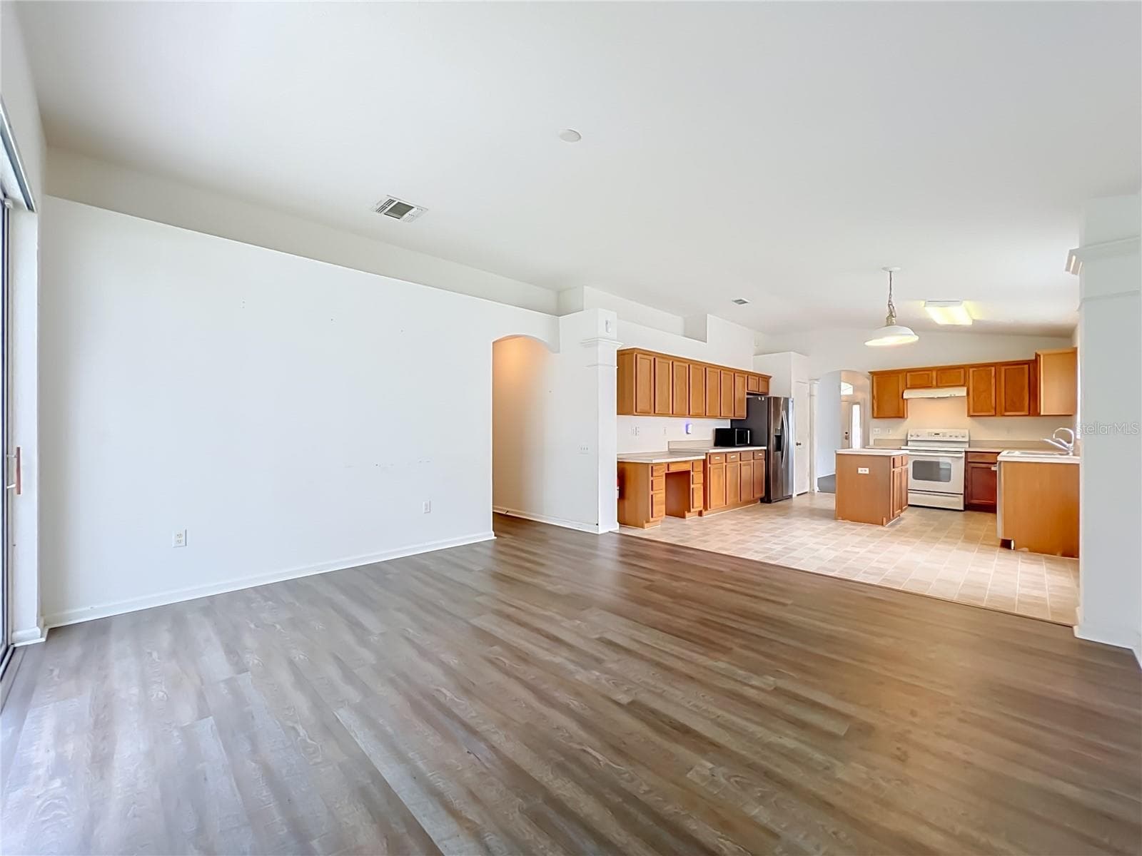 living room/kitchen combo - 1199 SNUG HARBOR DR, CASSELBERRY