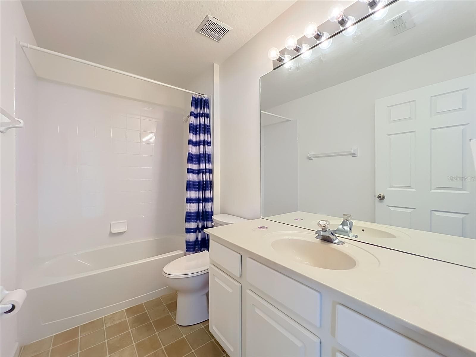 Guest bathroom - 1199 SNUG HARBOR DR, CASSELBERRY