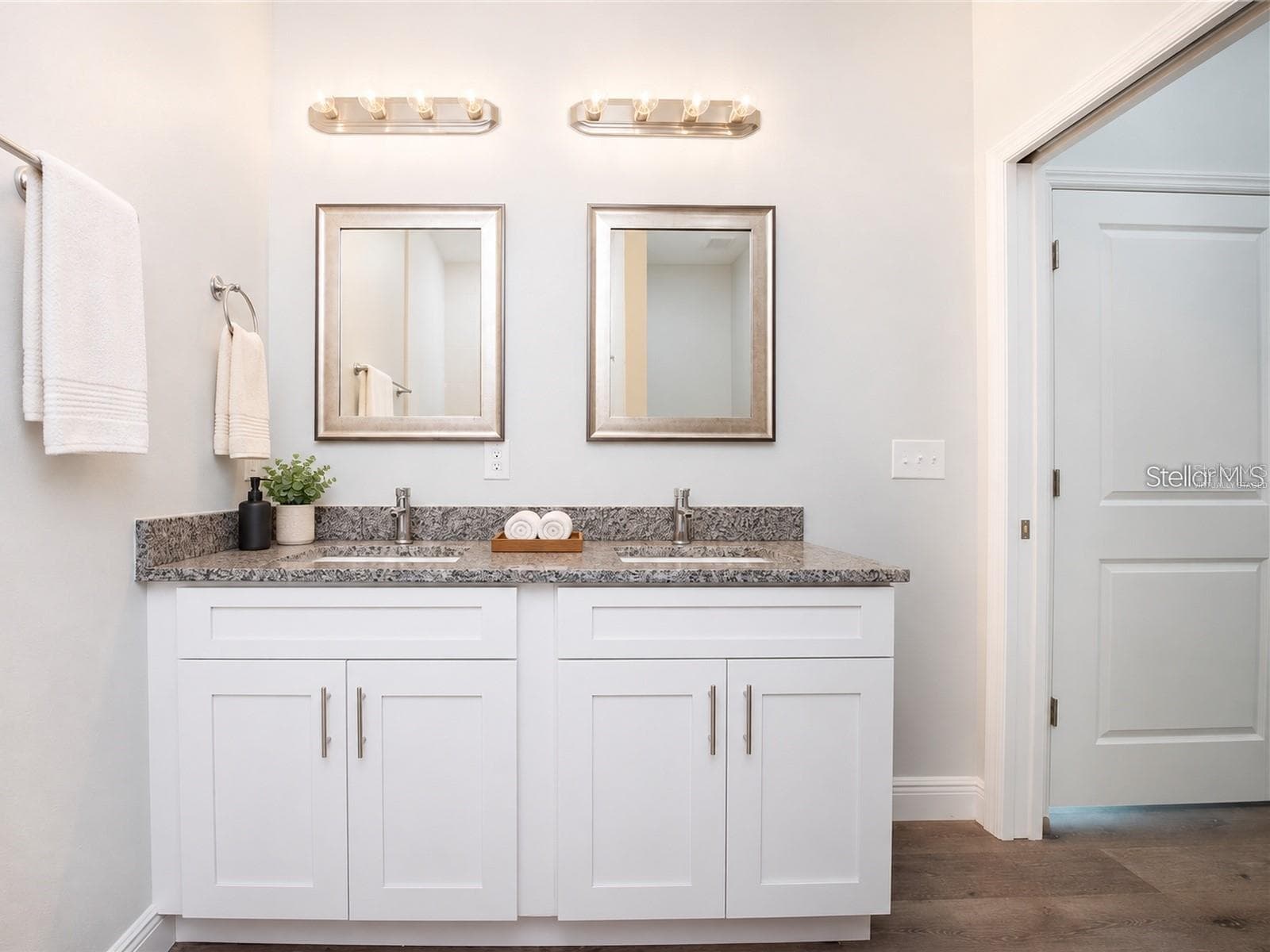 Virtually staged - 2433 AVENUE F NW, WINTER HAVEN