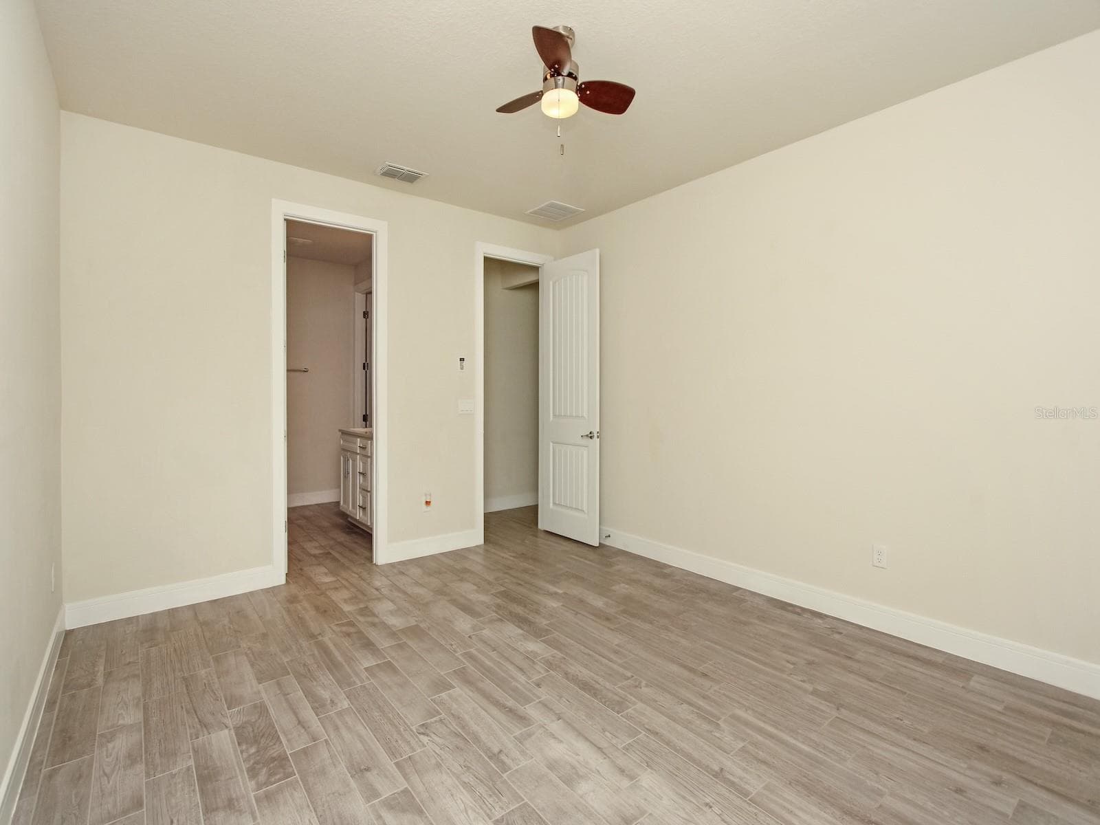 Single Family Residence at 9715 BROWN BURROW ST, ORLANDO, photo 20 of 46