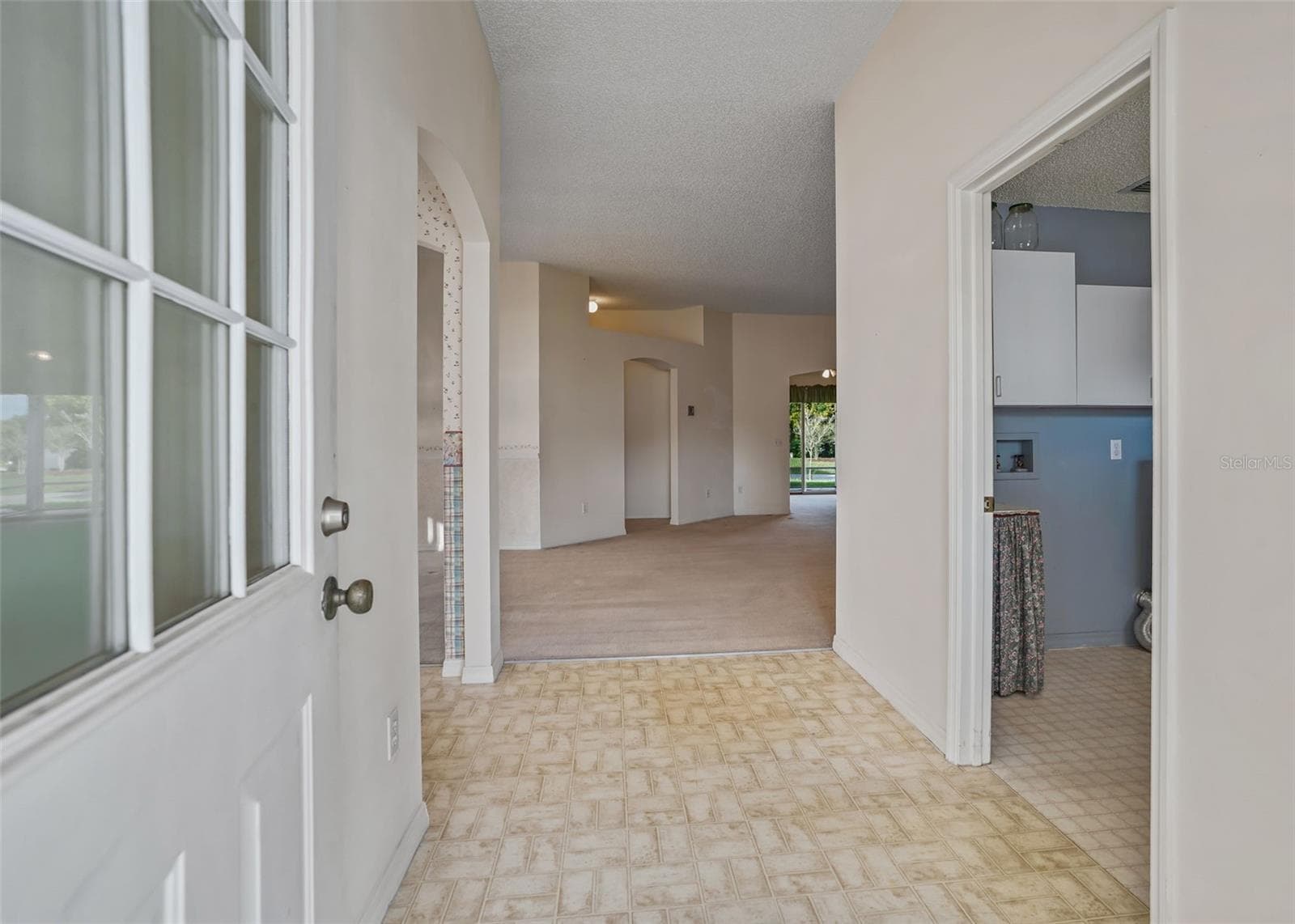 Single Family Residence at 930 RAMOS DR, THE VILLAGES, photo 3 of 41