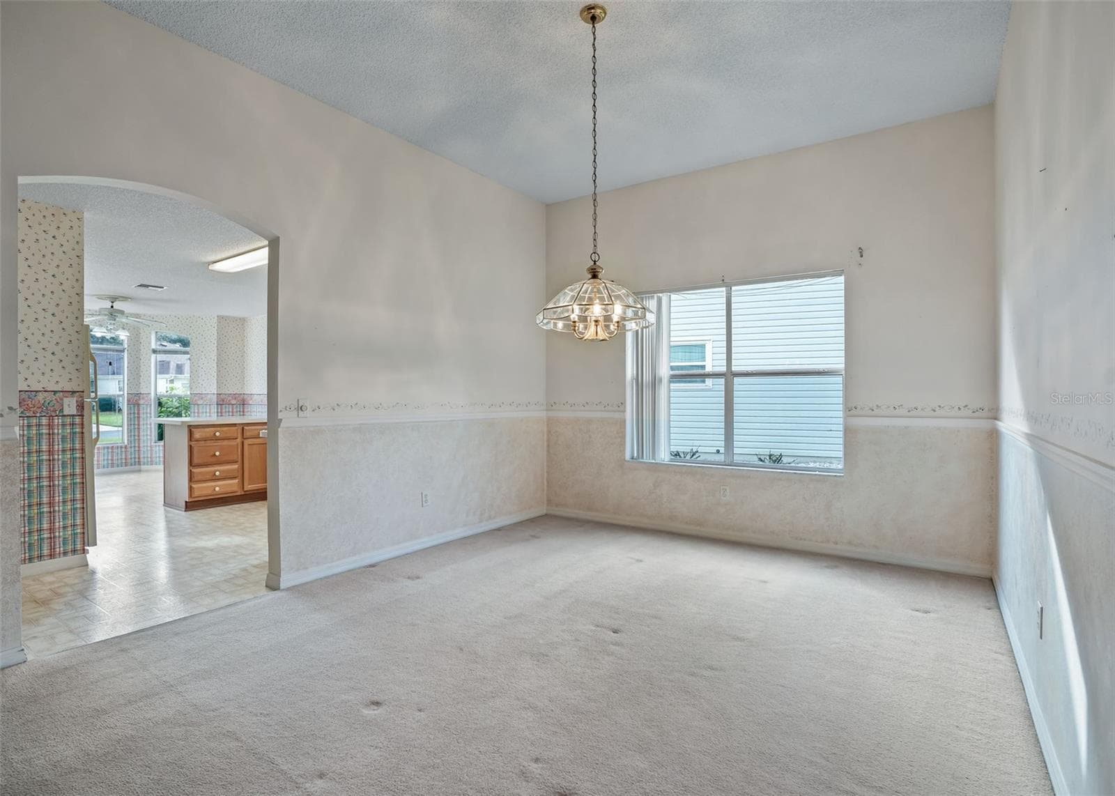 Single Family Residence at 930 RAMOS DR, THE VILLAGES, photo 7 of 41
