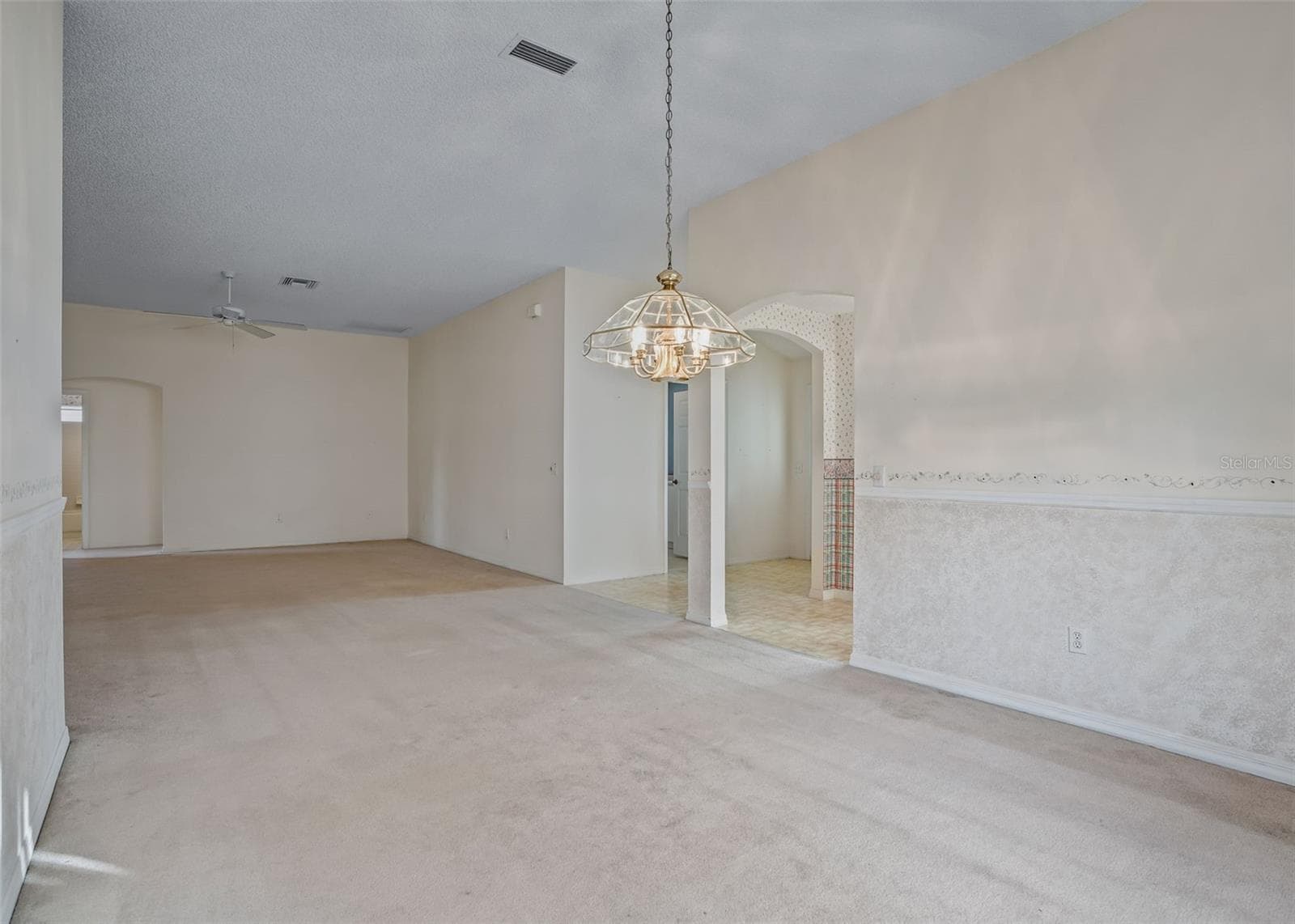 Single Family Residence at 930 RAMOS DR, THE VILLAGES, photo 8 of 41