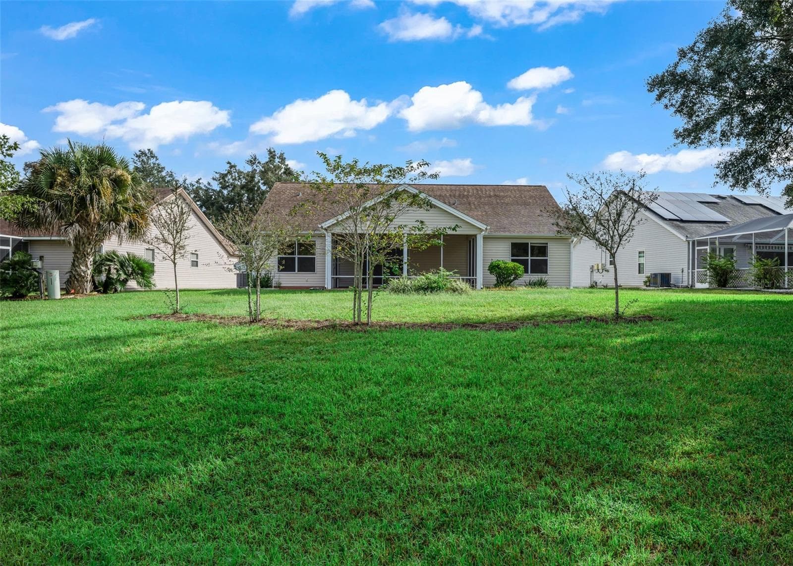 Single Family Residence at 930 RAMOS DR, THE VILLAGES, photo 33 of 41
