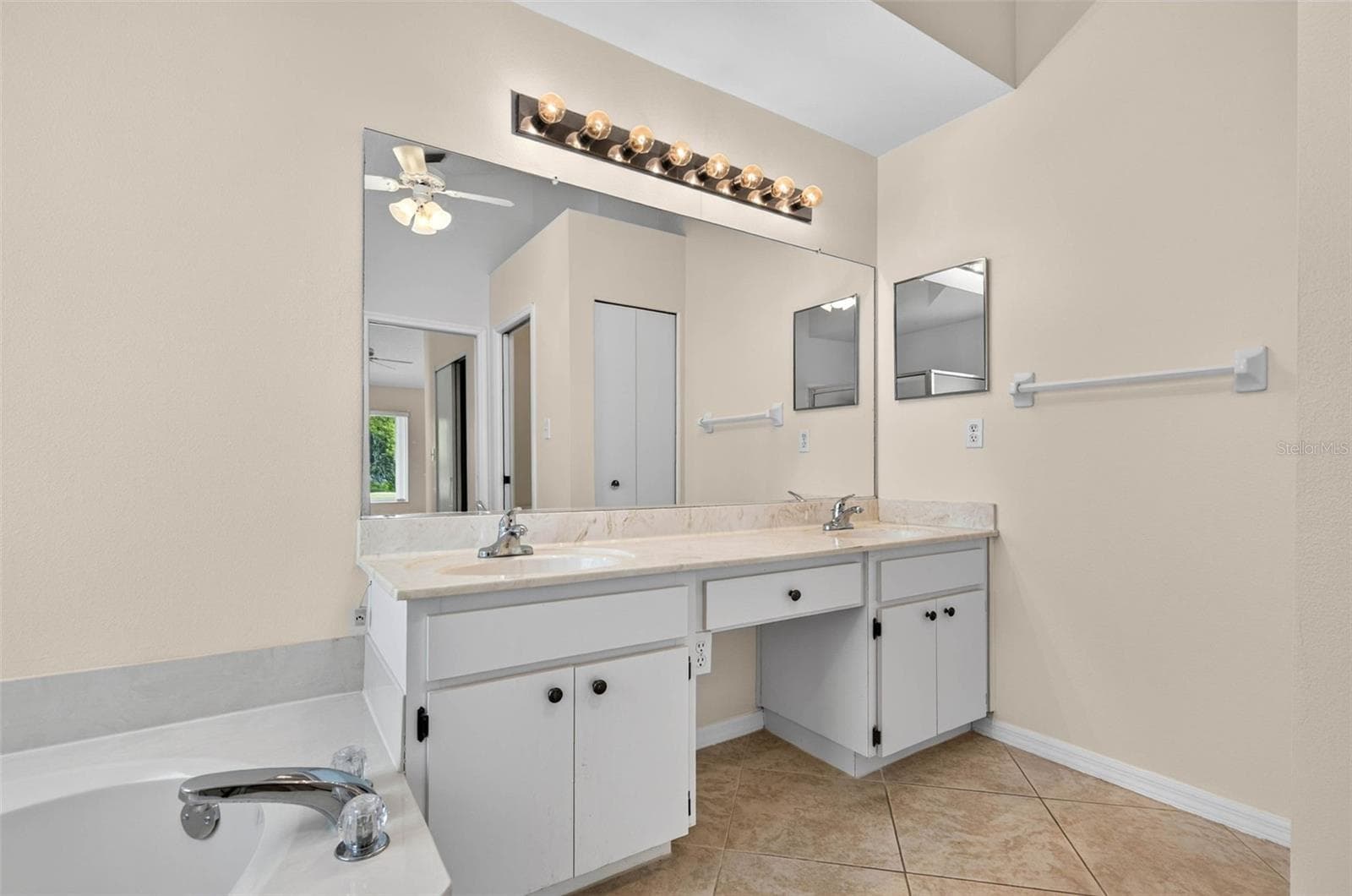 Single Family Residence at 1704 TREMONT CT, SUN CITY CENTER, photo 29 of 55