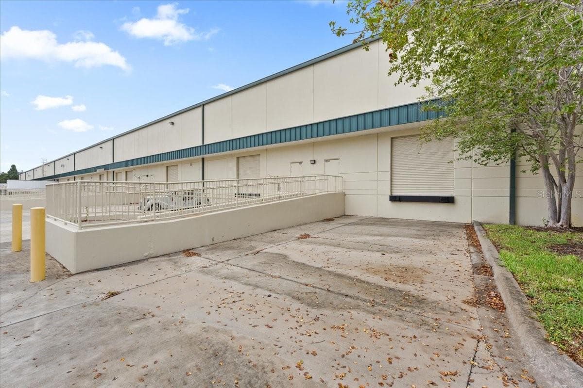 rear loading dock - 8222 118TH AVE #600, LARGO