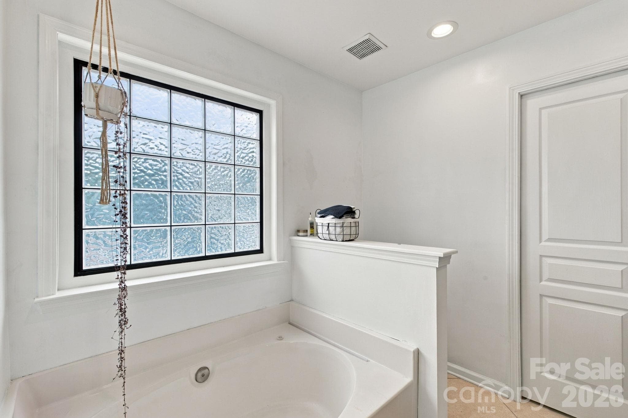 Single Family Residence at 10048 Switchyard Drive, Cornelius, photo 20 of 36