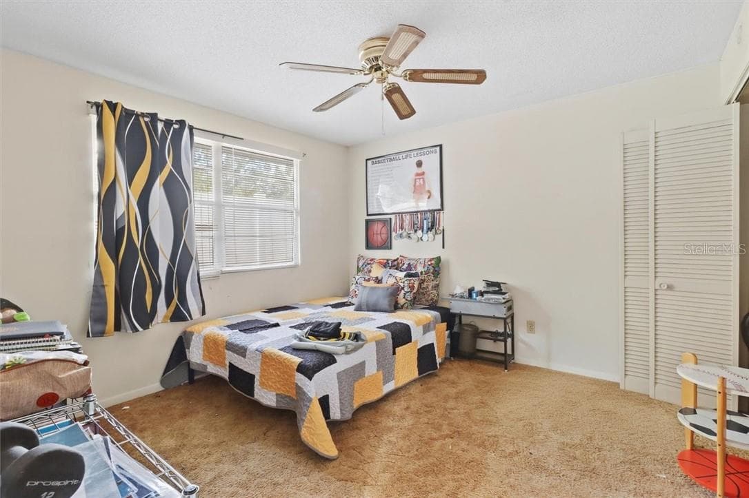 Apartment bedroom - 360 S Inglis AVE, INGLIS FL 34449