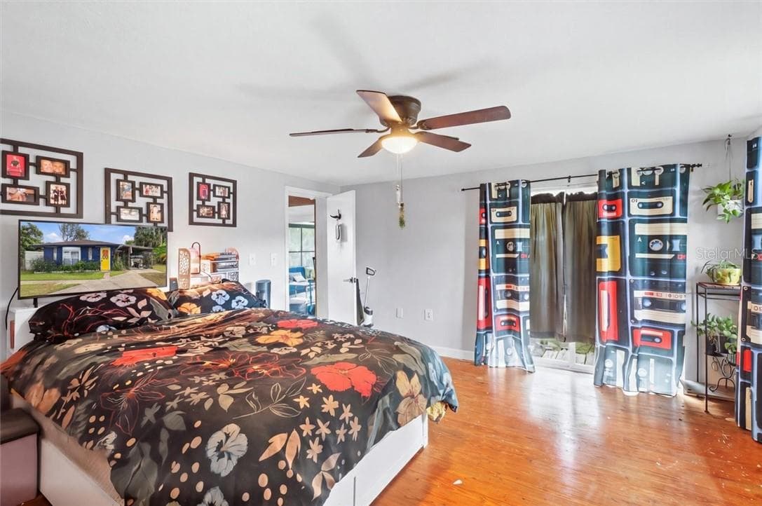 Master bedroom - 360 S Inglis AVE, INGLIS FL 34449