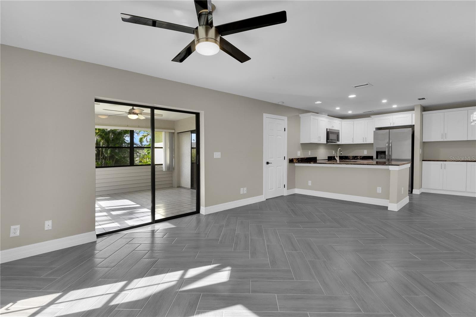4838 living area - 4836-4838 MARINE DR, CAPE CORAL