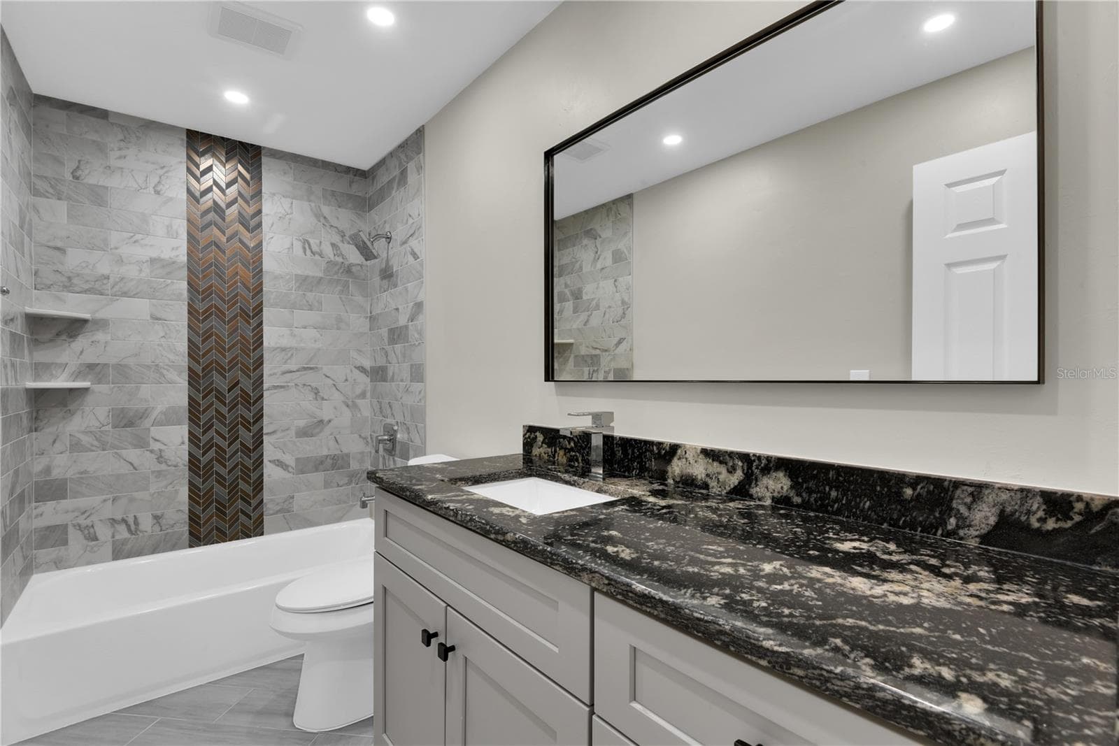 4838 guest bathroom - 4836-4838 MARINE DR, CAPE CORAL