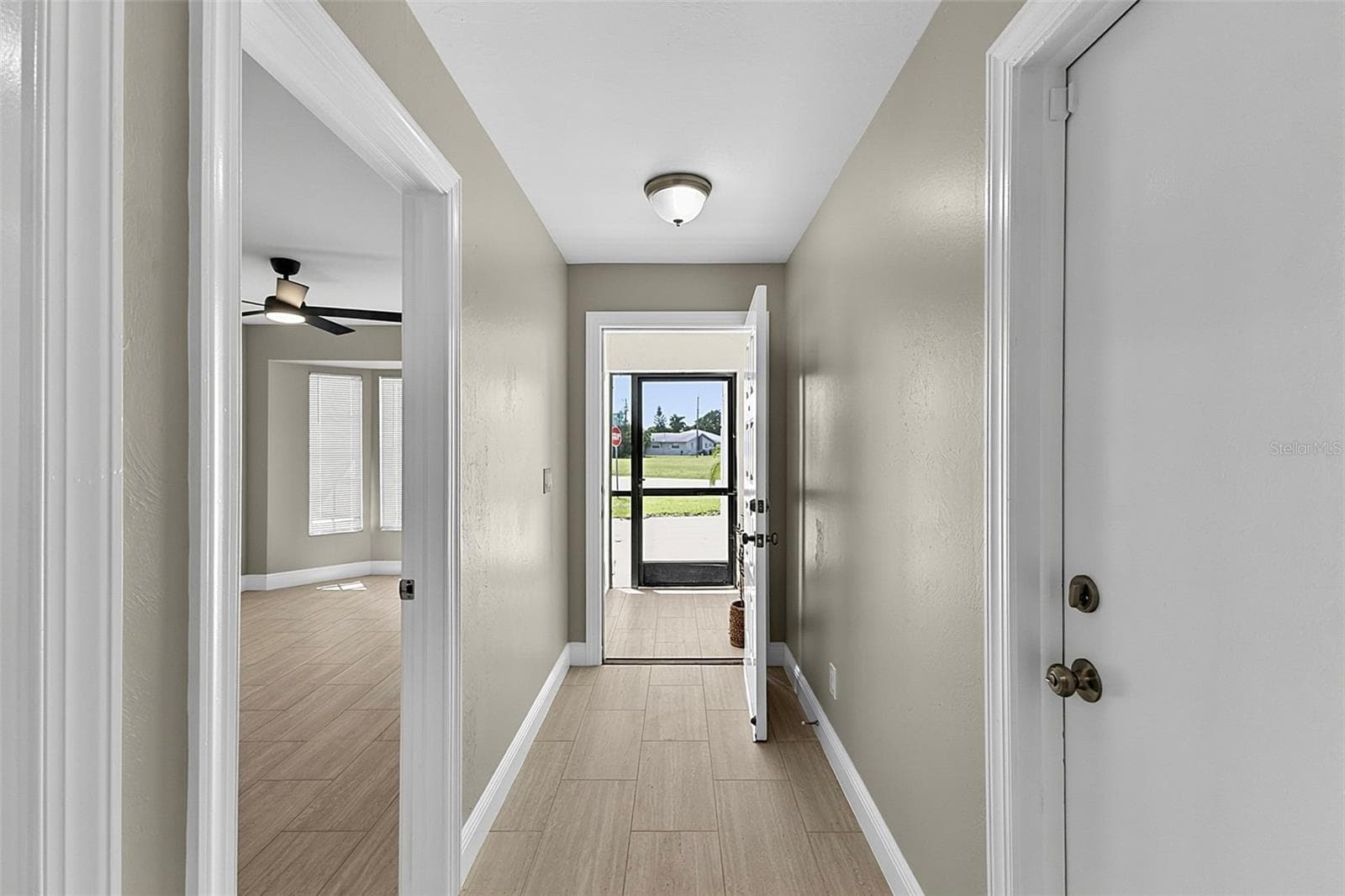 4836 Entry foyer - 4836-4838 MARINE DR, CAPE CORAL