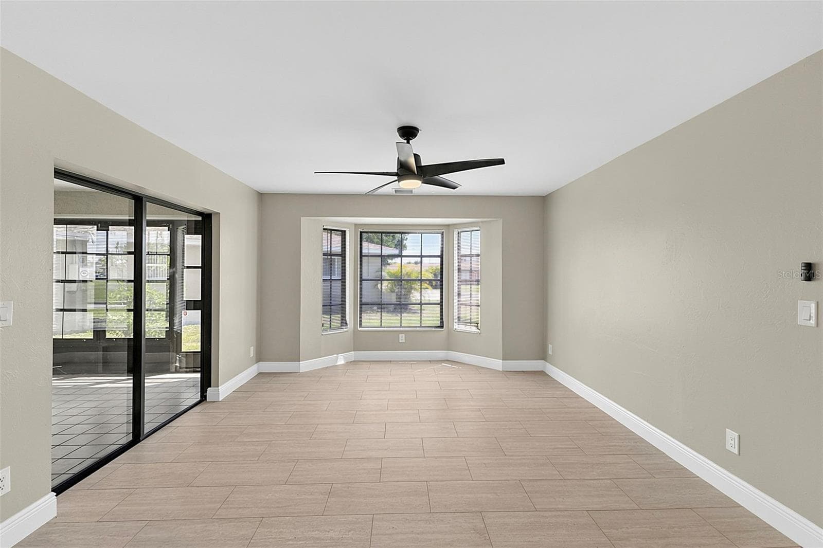 4836 living room - 4836-4838 MARINE DR, CAPE CORAL