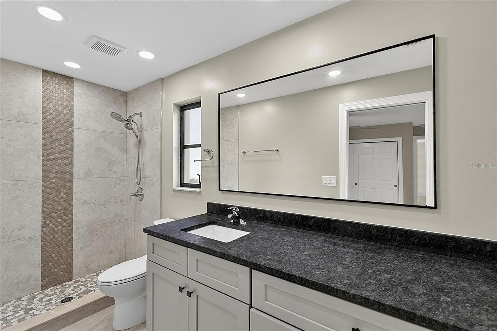 4836 primary bathroom - 4836-4838 MARINE DR, CAPE CORAL
