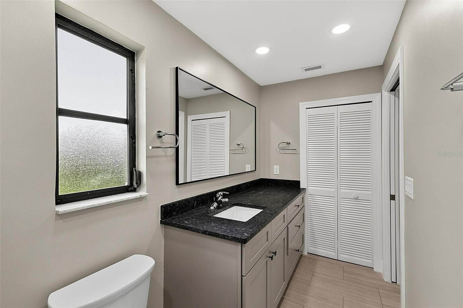 4836 primary bathroom - 4836-4838 MARINE DR, CAPE CORAL