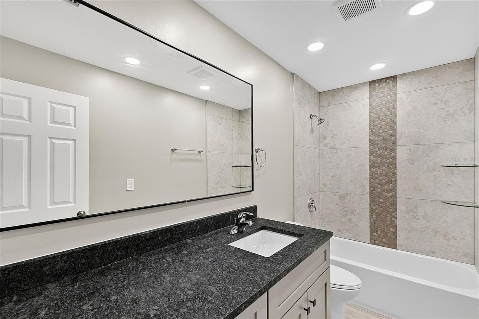 4836 guest bathroom - 4836-4838 MARINE DR, CAPE CORAL