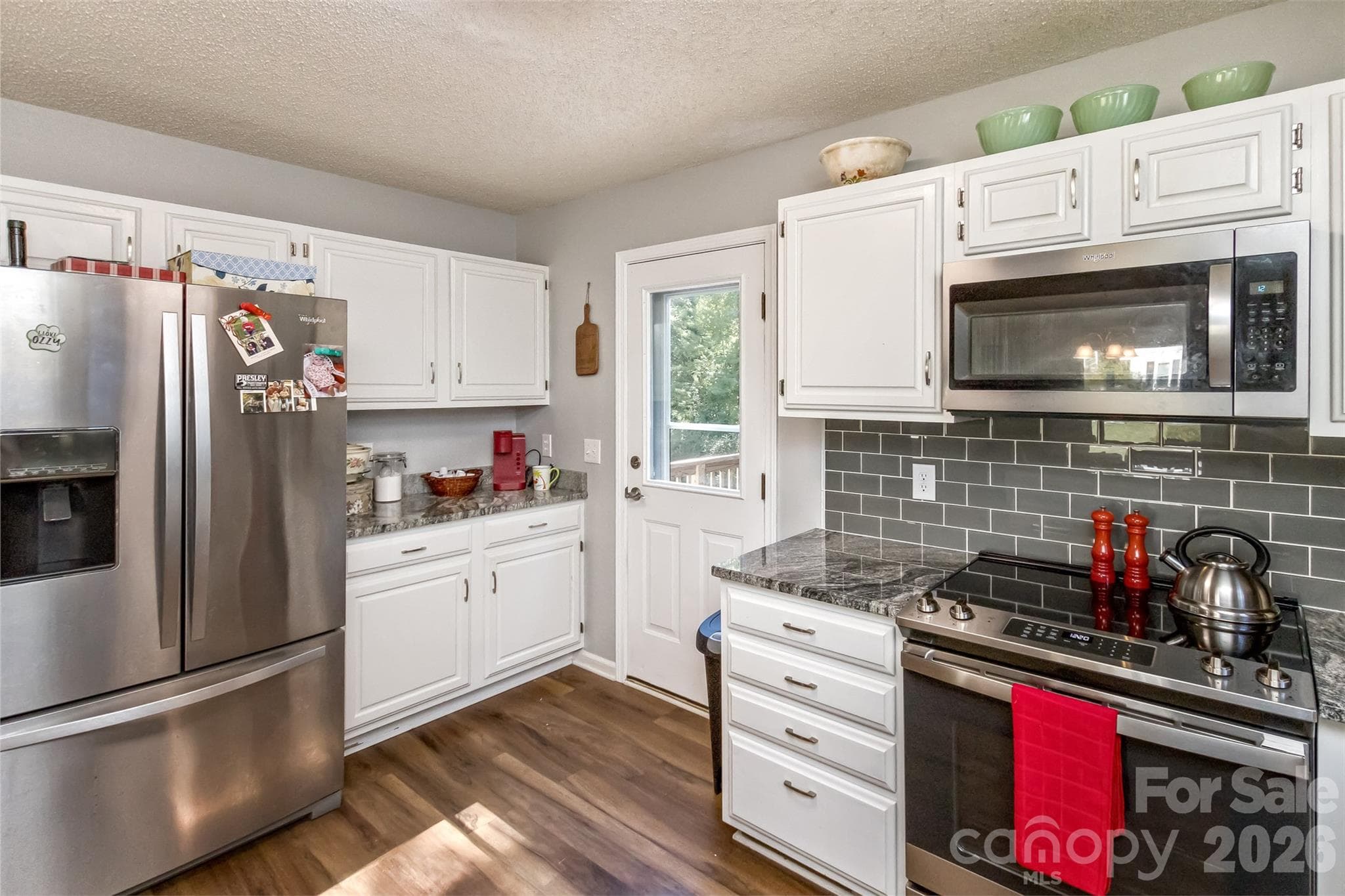 Kitchen Wet bar - 2911 Middleton Place, Hendersonville