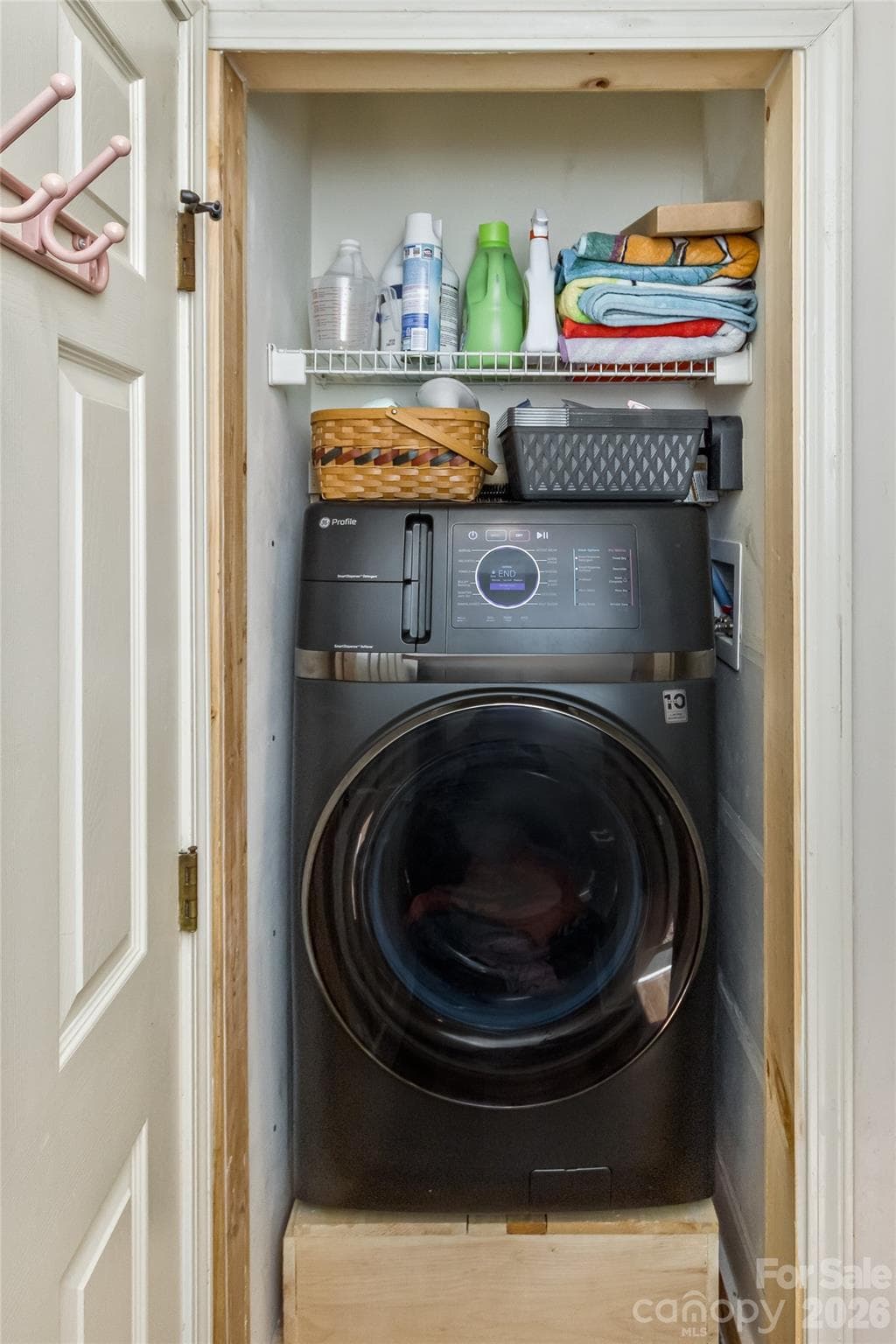 Laundry on Upper Level - Master bedroom - 2911 Middleton Place, Hendersonville