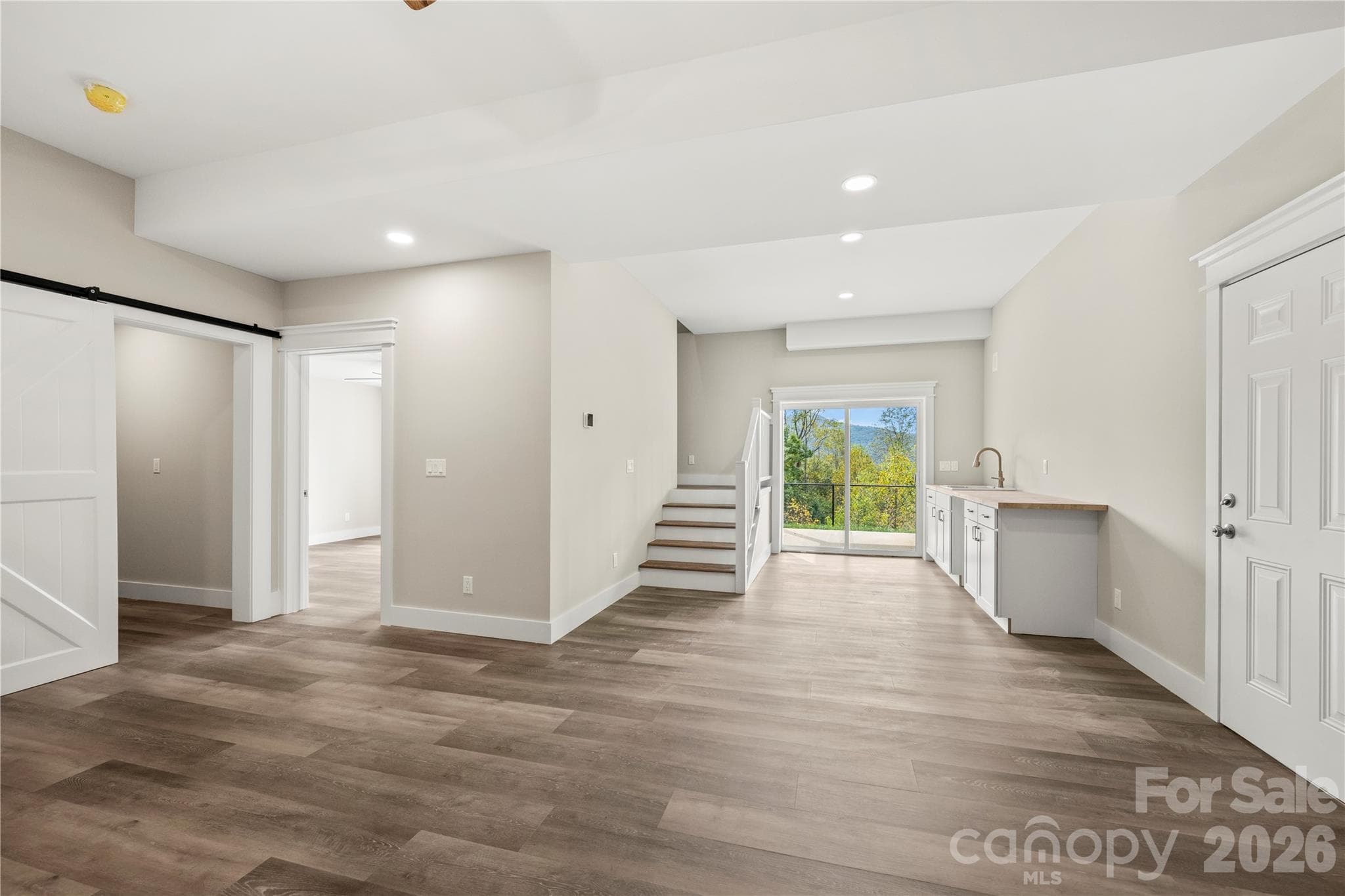 Great lower level for guest with laundry and kitchenette - 9 Nellie Bell Lane, Swannanoa
