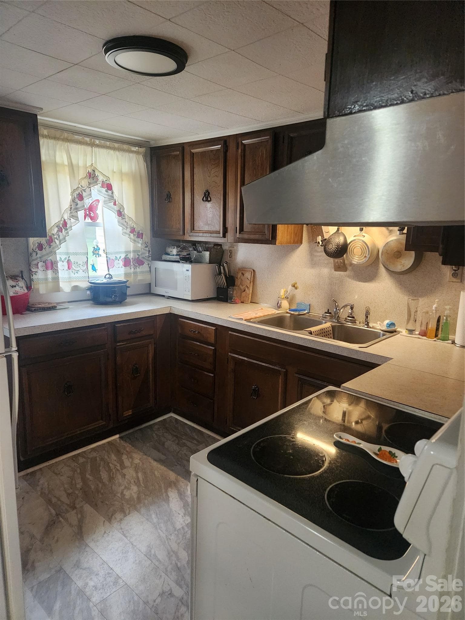 Kitchen - 1327 21st Street Street NE, Hickory