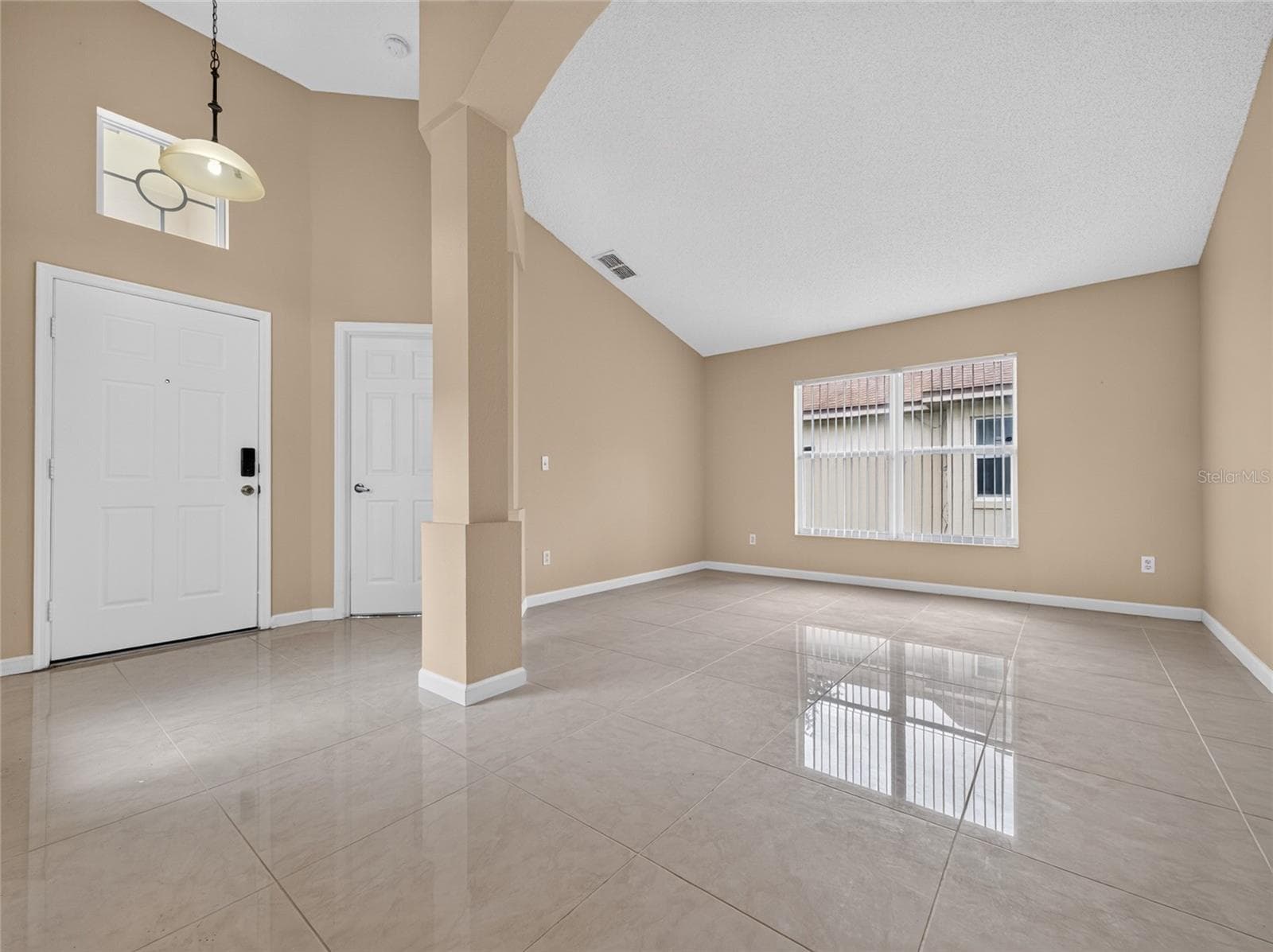 Single Family Residence at 507 CANARY ISLAND CT, ORLANDO, photo 3 of 42
