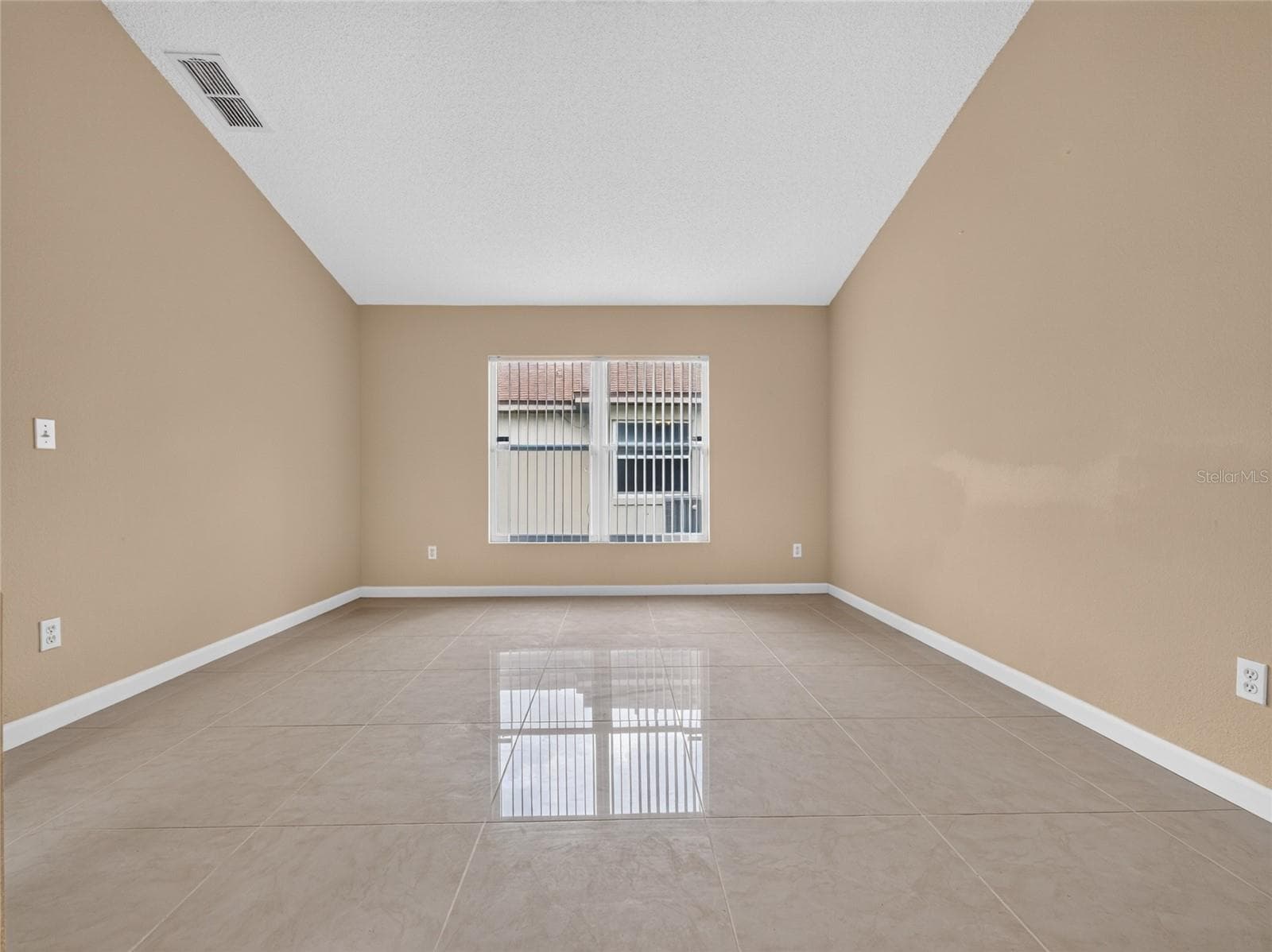 Single Family Residence at 507 CANARY ISLAND CT, ORLANDO, photo 4 of 42