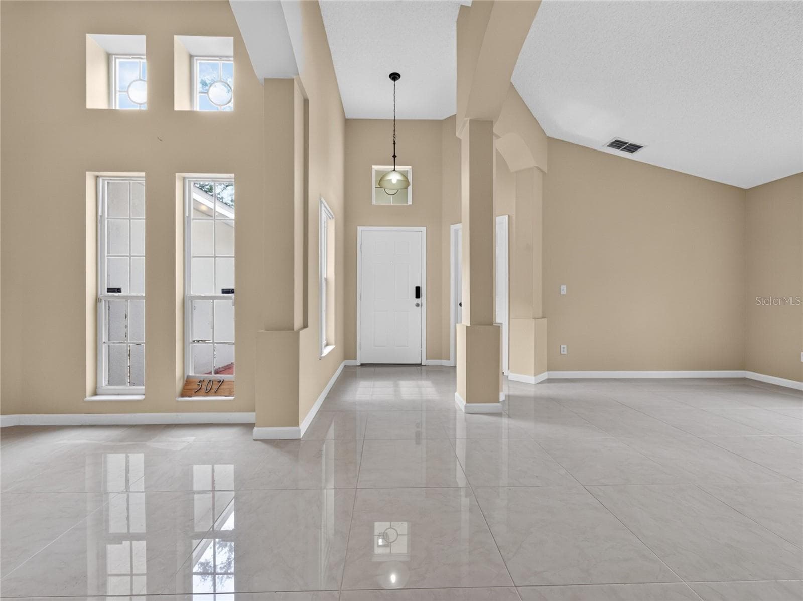 Single Family Residence at 507 CANARY ISLAND CT, ORLANDO, photo 5 of 42