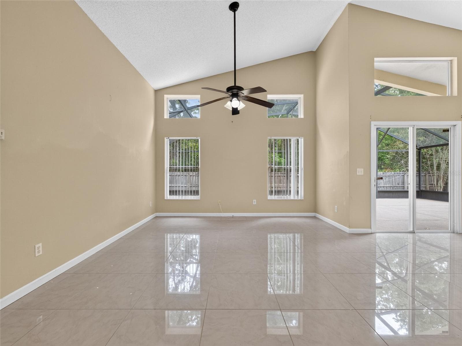 Single Family Residence at 507 CANARY ISLAND CT, ORLANDO, photo 7 of 42
