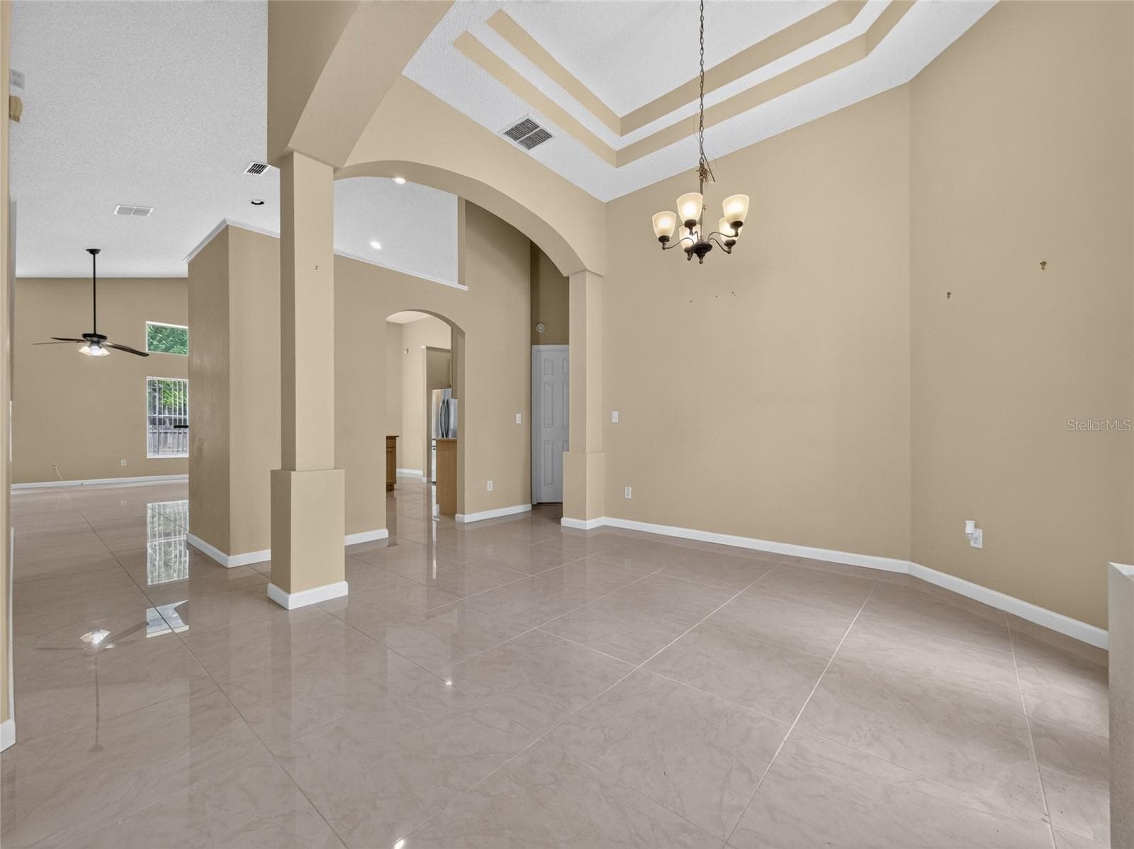 Single Family Residence at 507 CANARY ISLAND CT, ORLANDO, photo 9 of 42