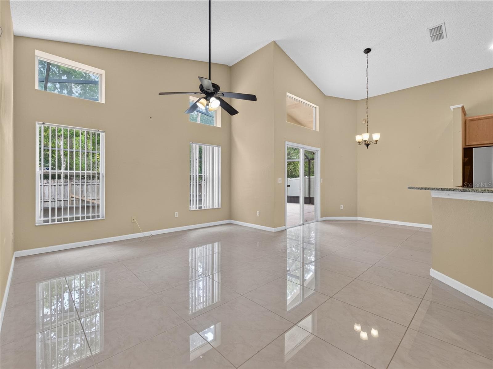 Single Family Residence at 507 CANARY ISLAND CT, ORLANDO, photo 10 of 42