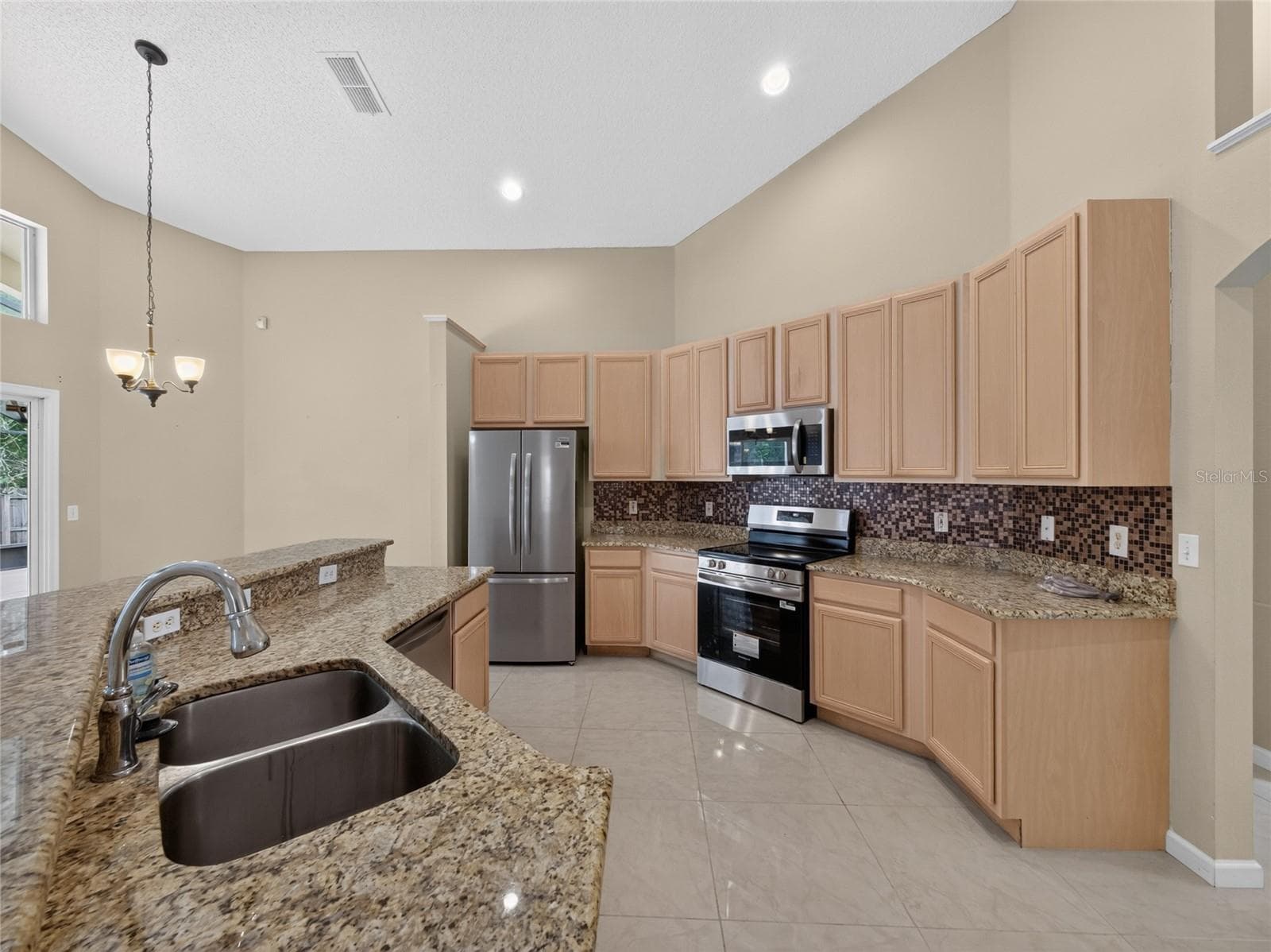 Single Family Residence at 507 CANARY ISLAND CT, ORLANDO, photo 13 of 42