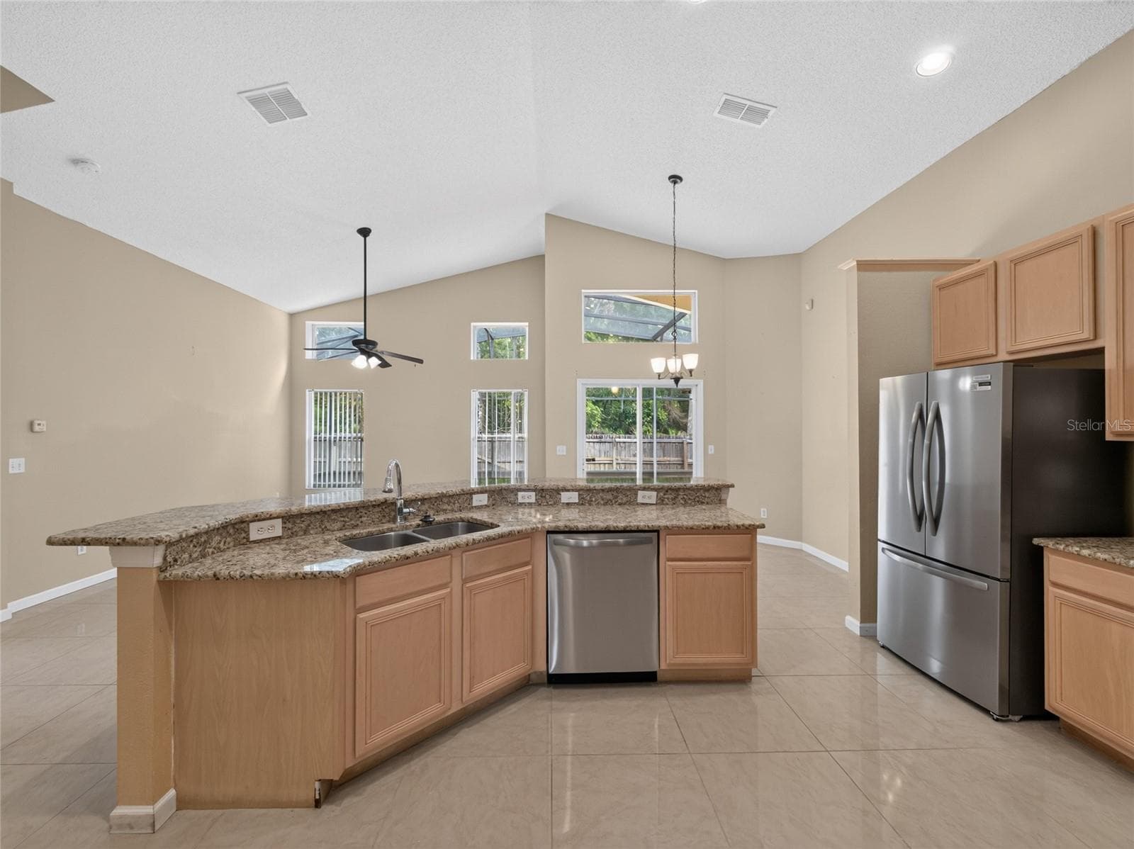 Single Family Residence at 507 CANARY ISLAND CT, ORLANDO, photo 14 of 42