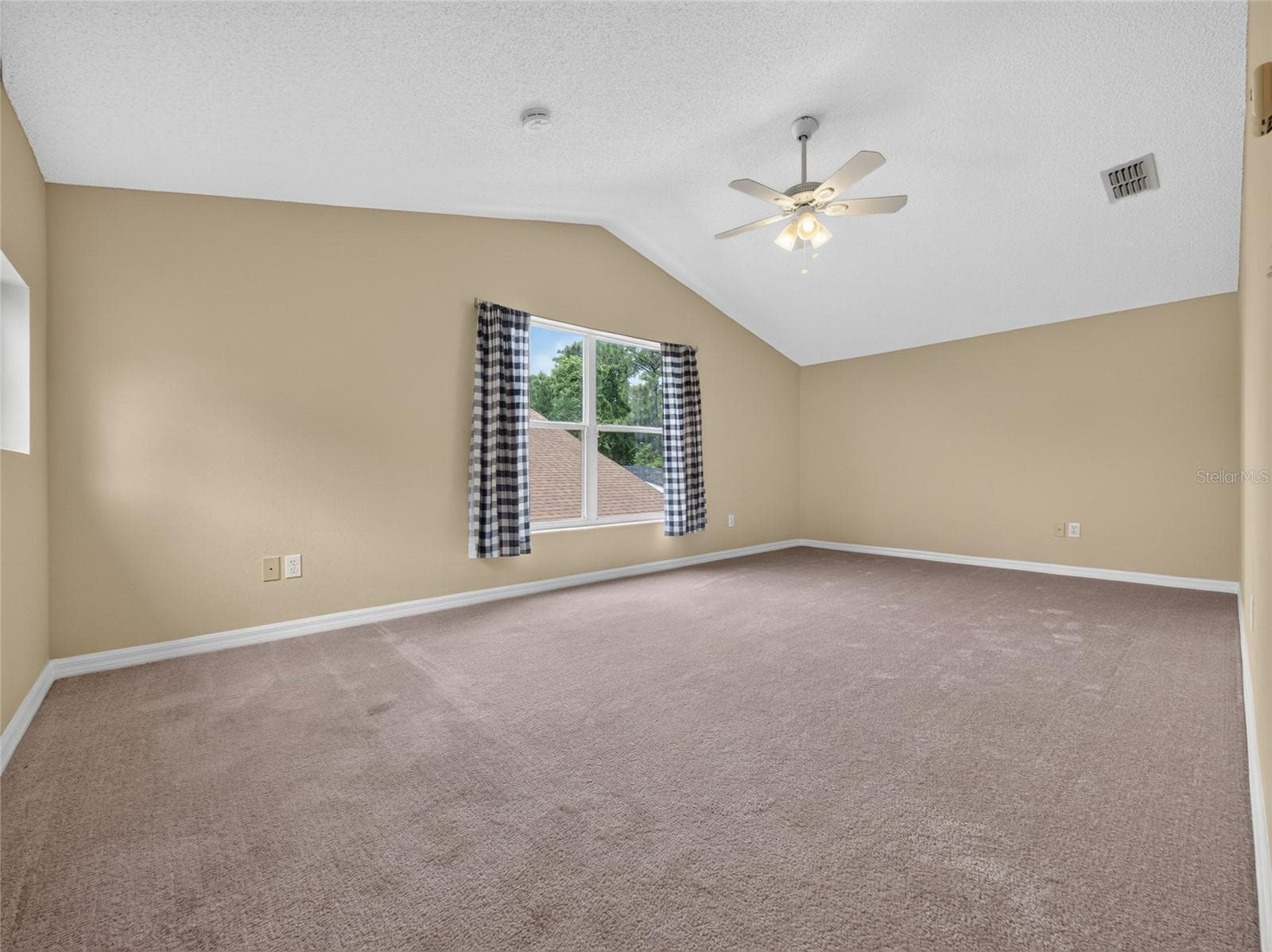 Single Family Residence at 507 CANARY ISLAND CT, ORLANDO, photo 23 of 42