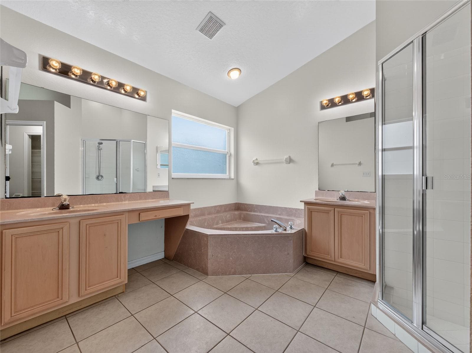 Single Family Residence at 507 CANARY ISLAND CT, ORLANDO, photo 26 of 42