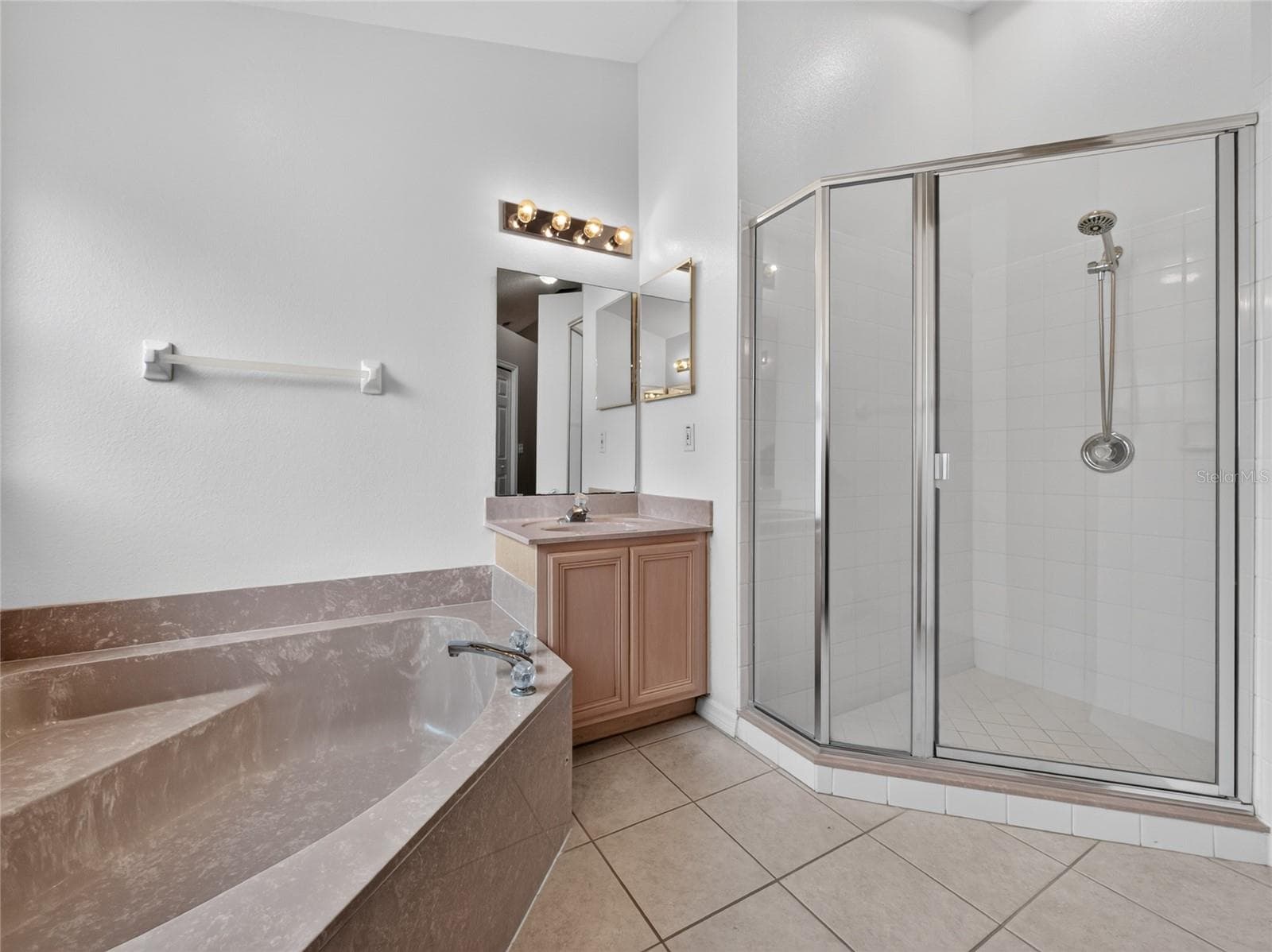 Single Family Residence at 507 CANARY ISLAND CT, ORLANDO, photo 28 of 42