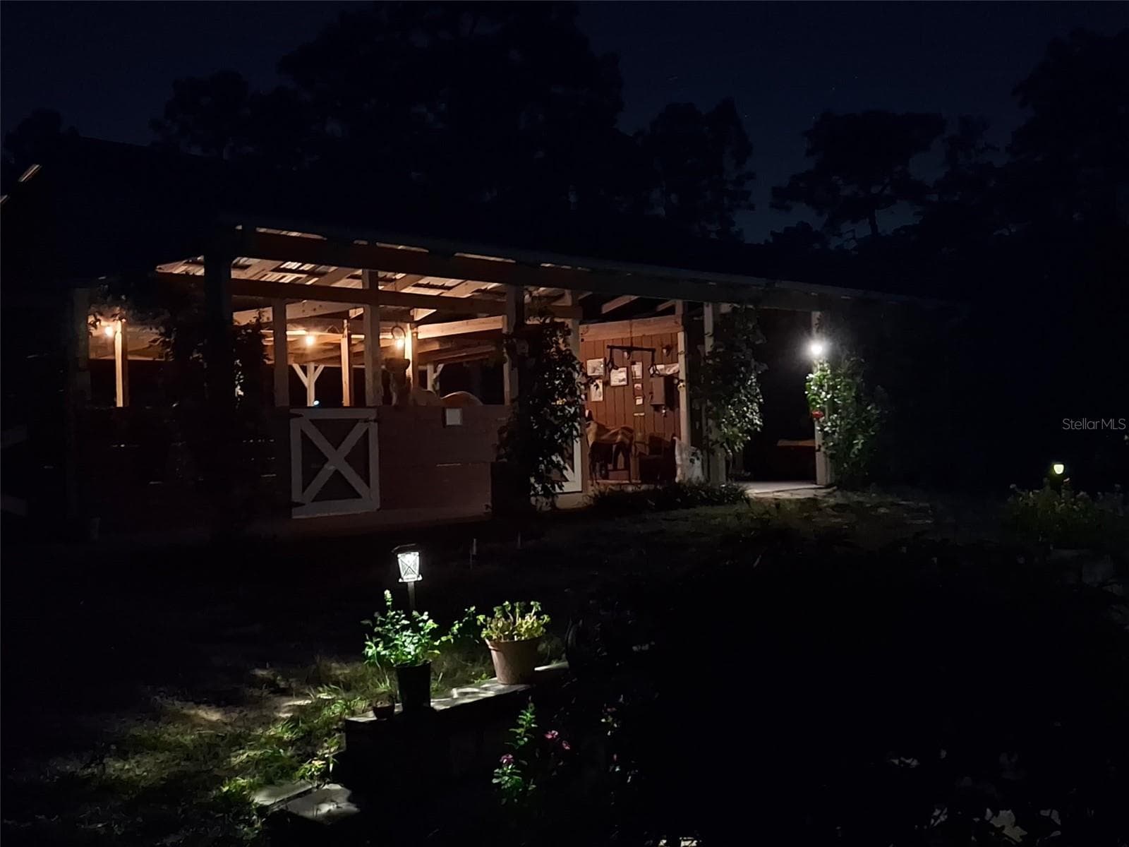 Barn at night - 4295 N BRIDGER DR, BEVERLY HILLS