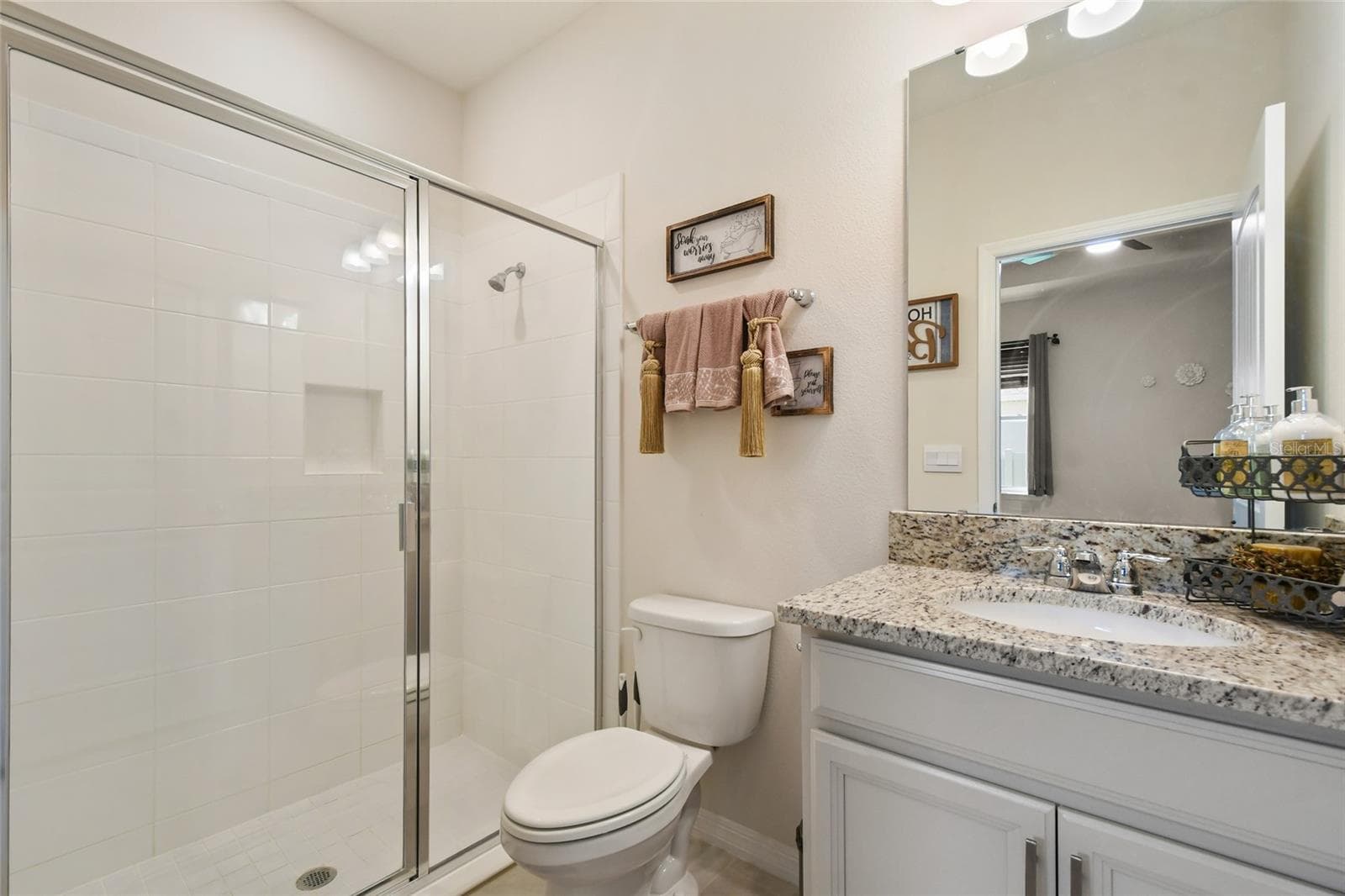 Guest/In-Law Suite Bathroom - 17922 HITHER HILLS CIR, WINTER GARDEN