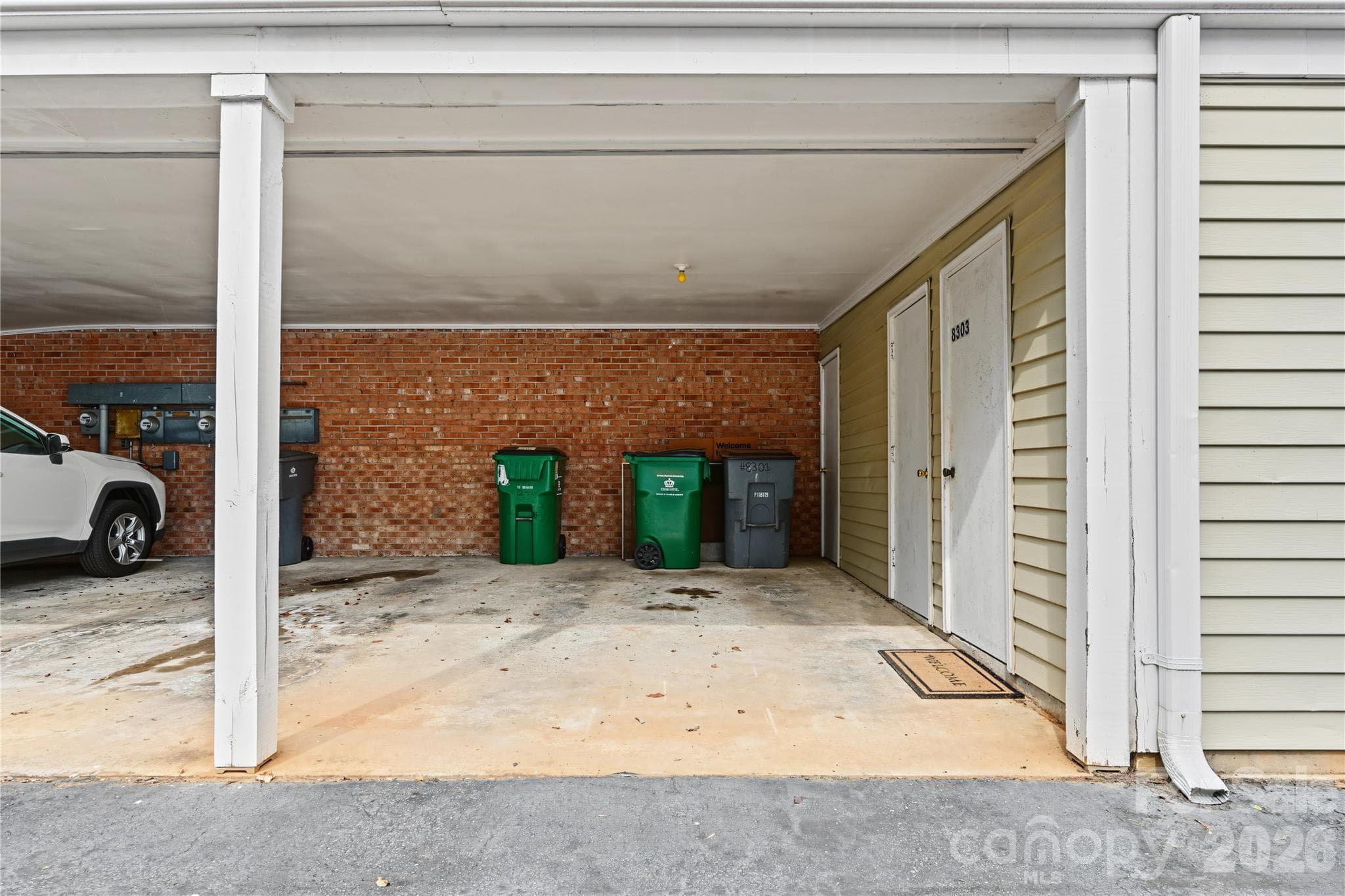 Condominium at 8303 Meadow Lakes Drive, Charlotte, photo 20 of 26