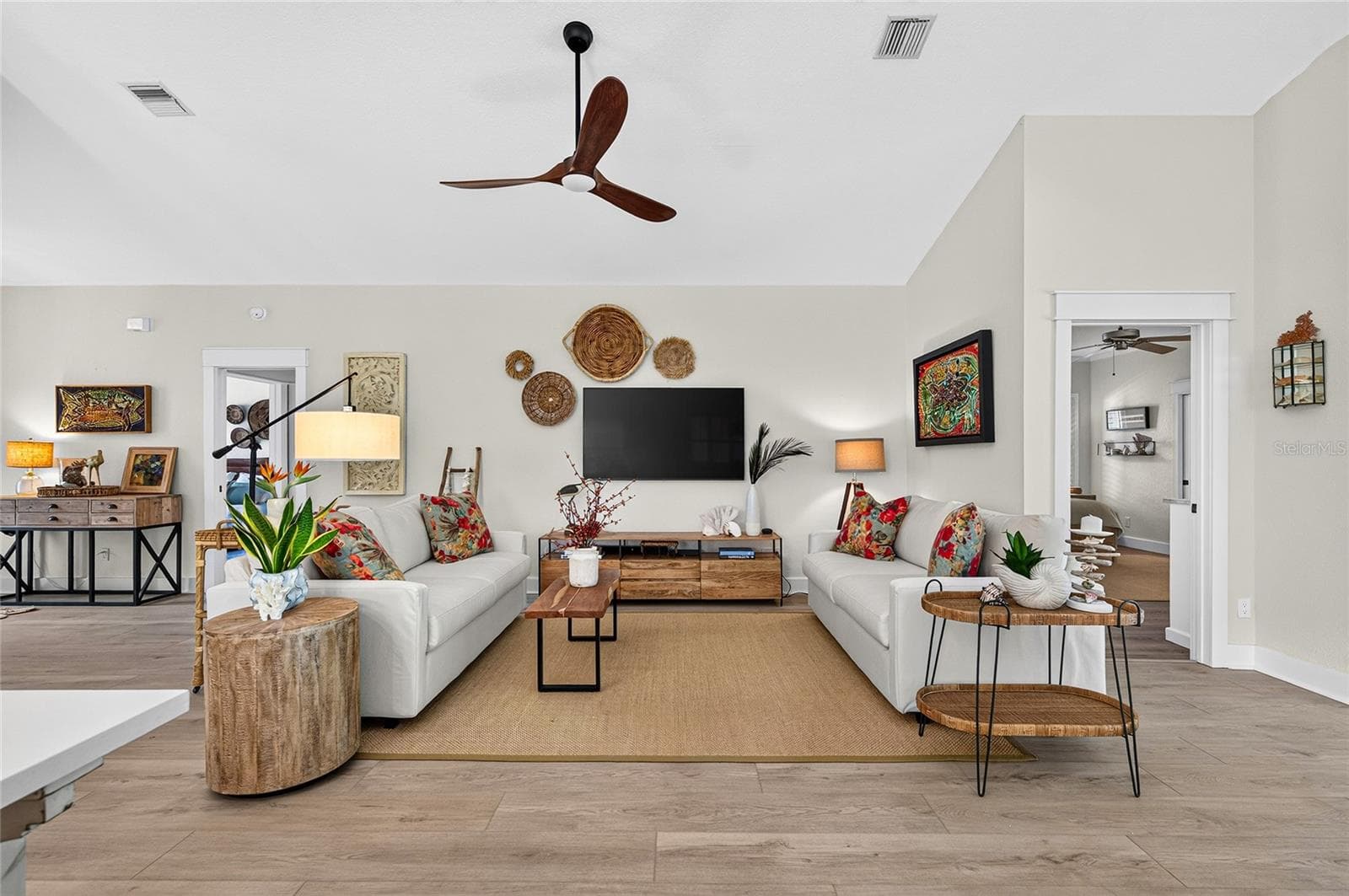 Great room - 836 CONNEMARA CIR, VENICE