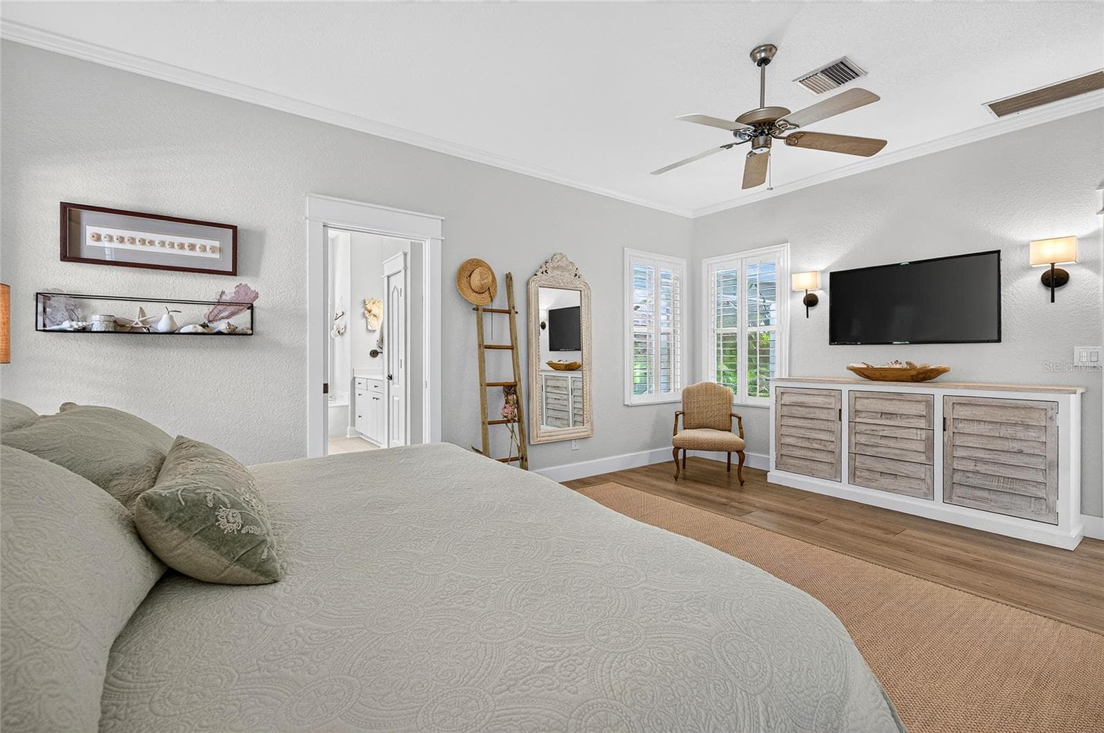 Huge Primary Bedroom - 836 CONNEMARA CIR, VENICE