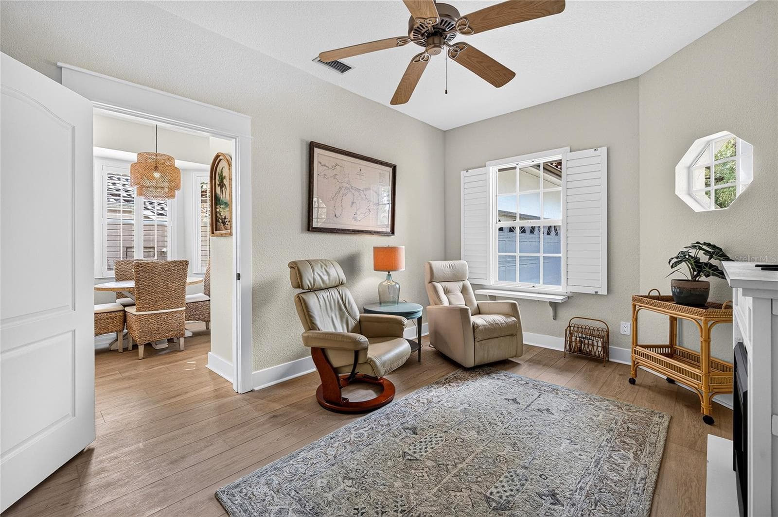 3rd bedroom being used as a sitting room. Large built in closet - 836 CONNEMARA CIR, VENICE